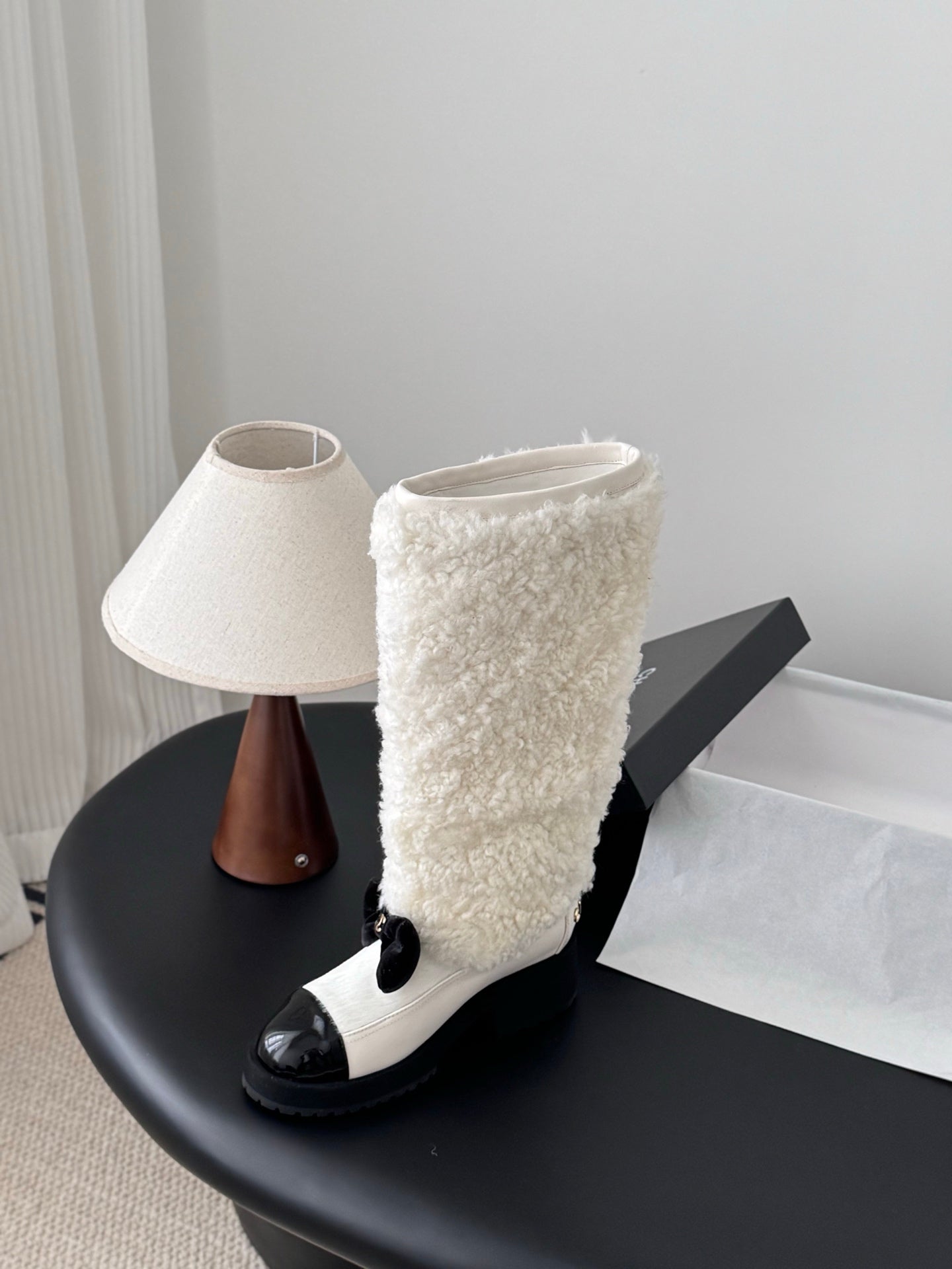 Chan 25fw plush half  boots with bow