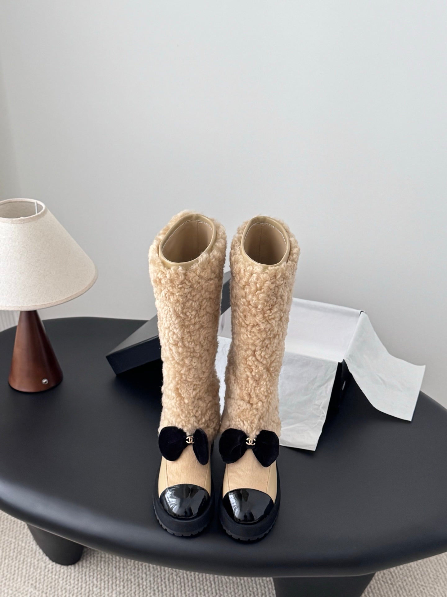 Chan 25fw plush half  boots with bow