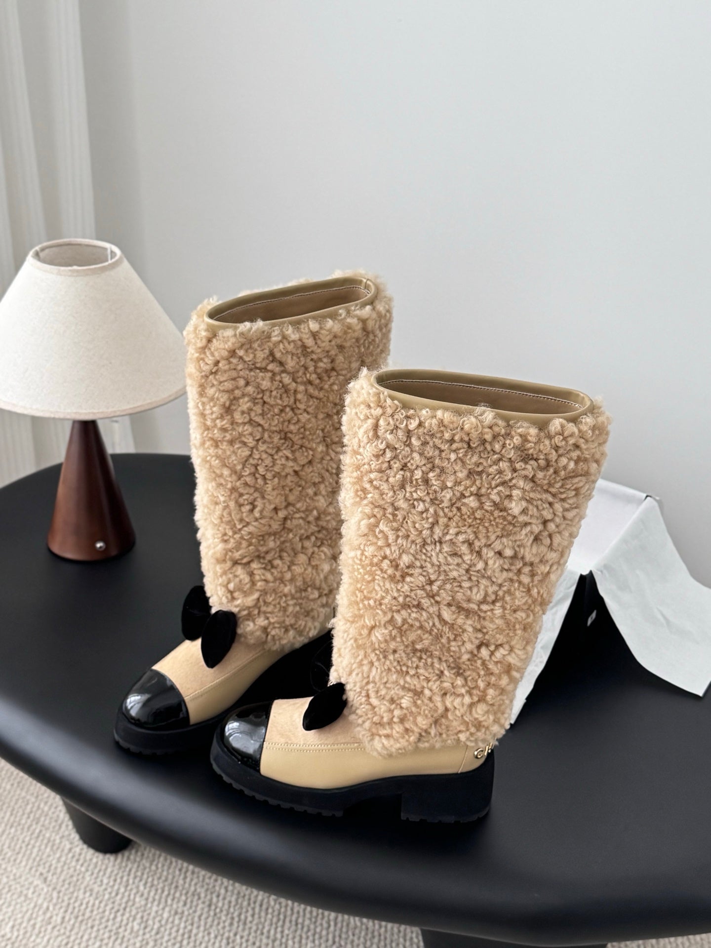 Chan 25fw plush half  boots with bow