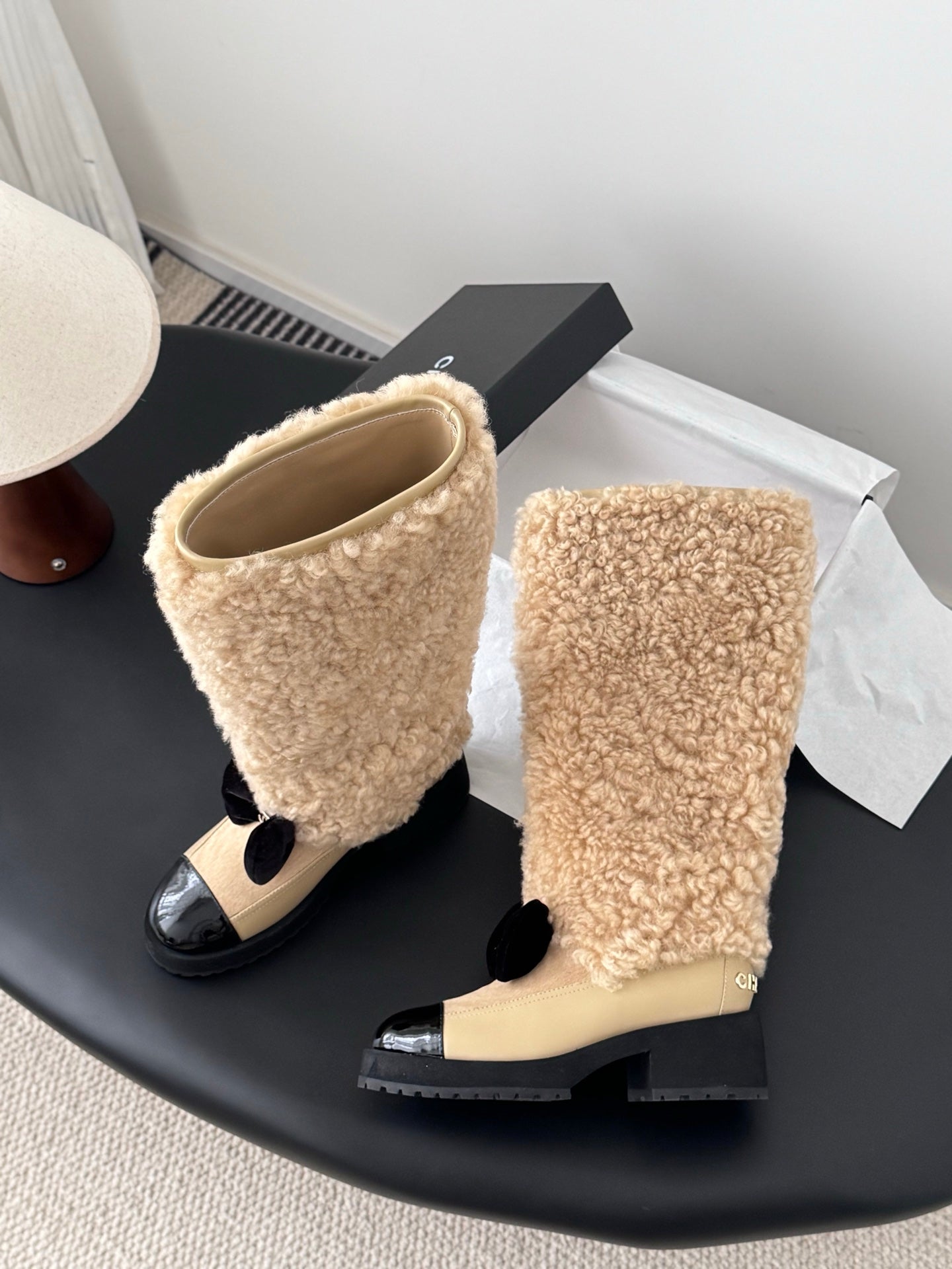 Chan 25fw plush half  boots with bow