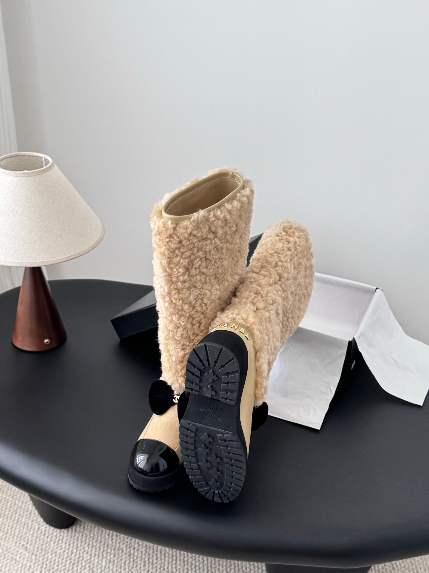 Chan 25fw plush half  boots with bow