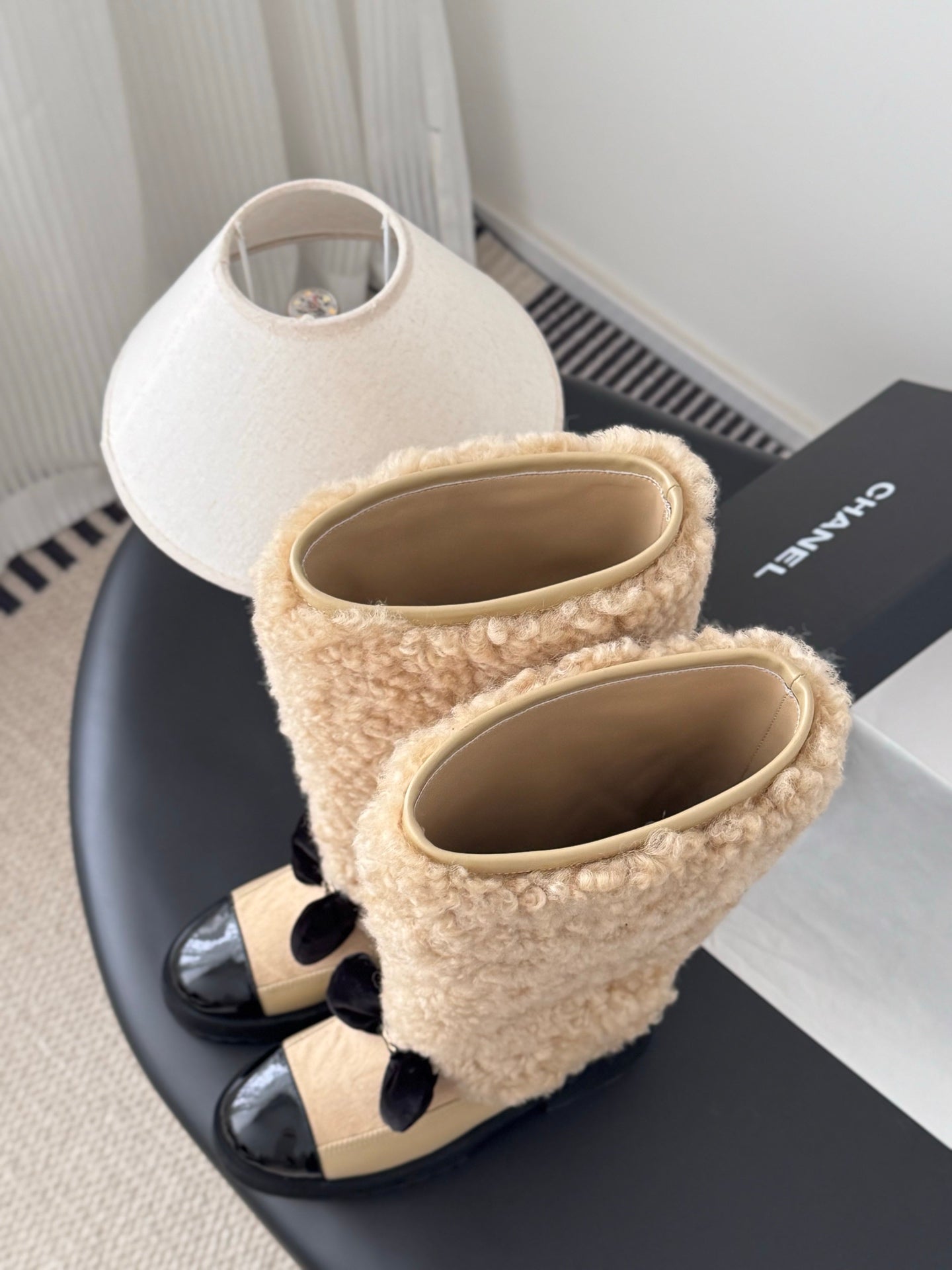 Chan 25fw plush half  boots with bow