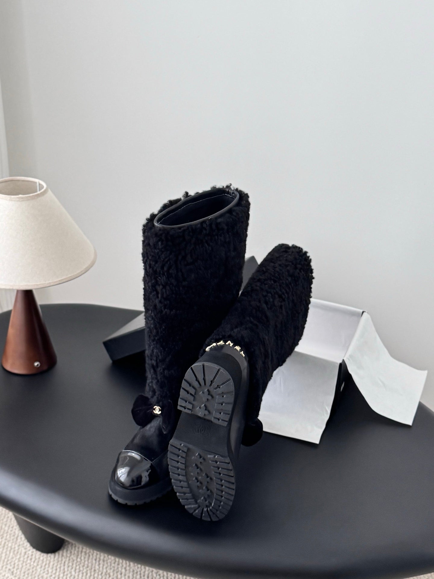 Chan 25fw plush half  boots with bow