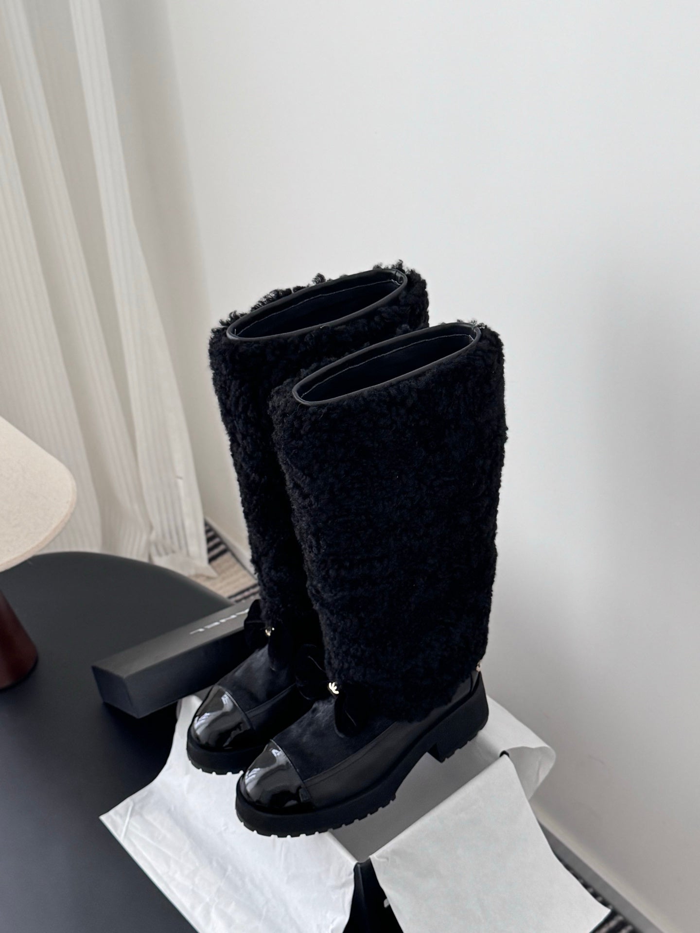 Chan 25fw plush half  boots with bow