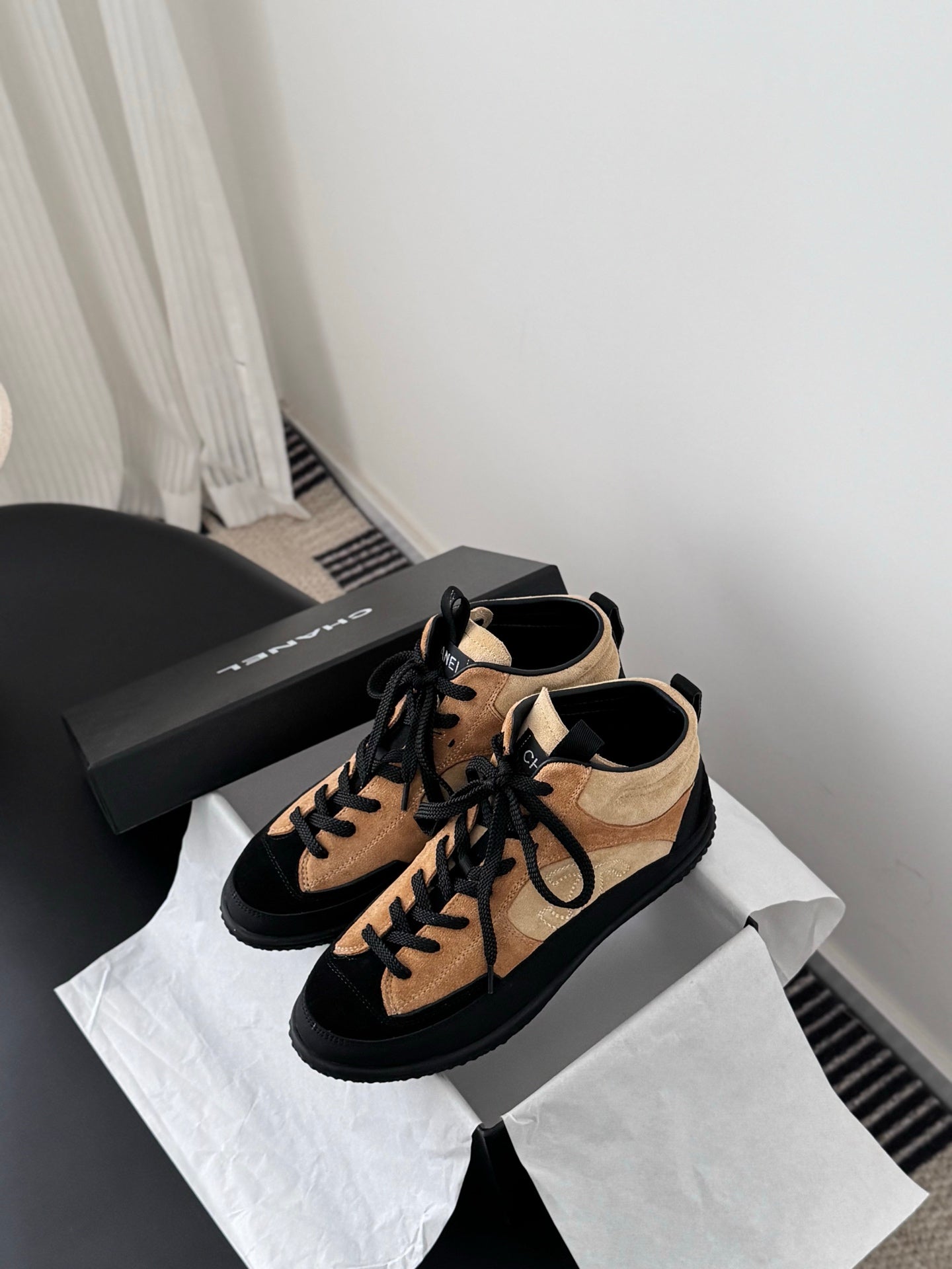 Chan 25fw sneaker with high tops