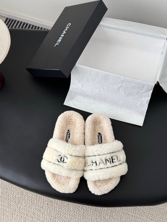Chan 25fw fluffy slipper