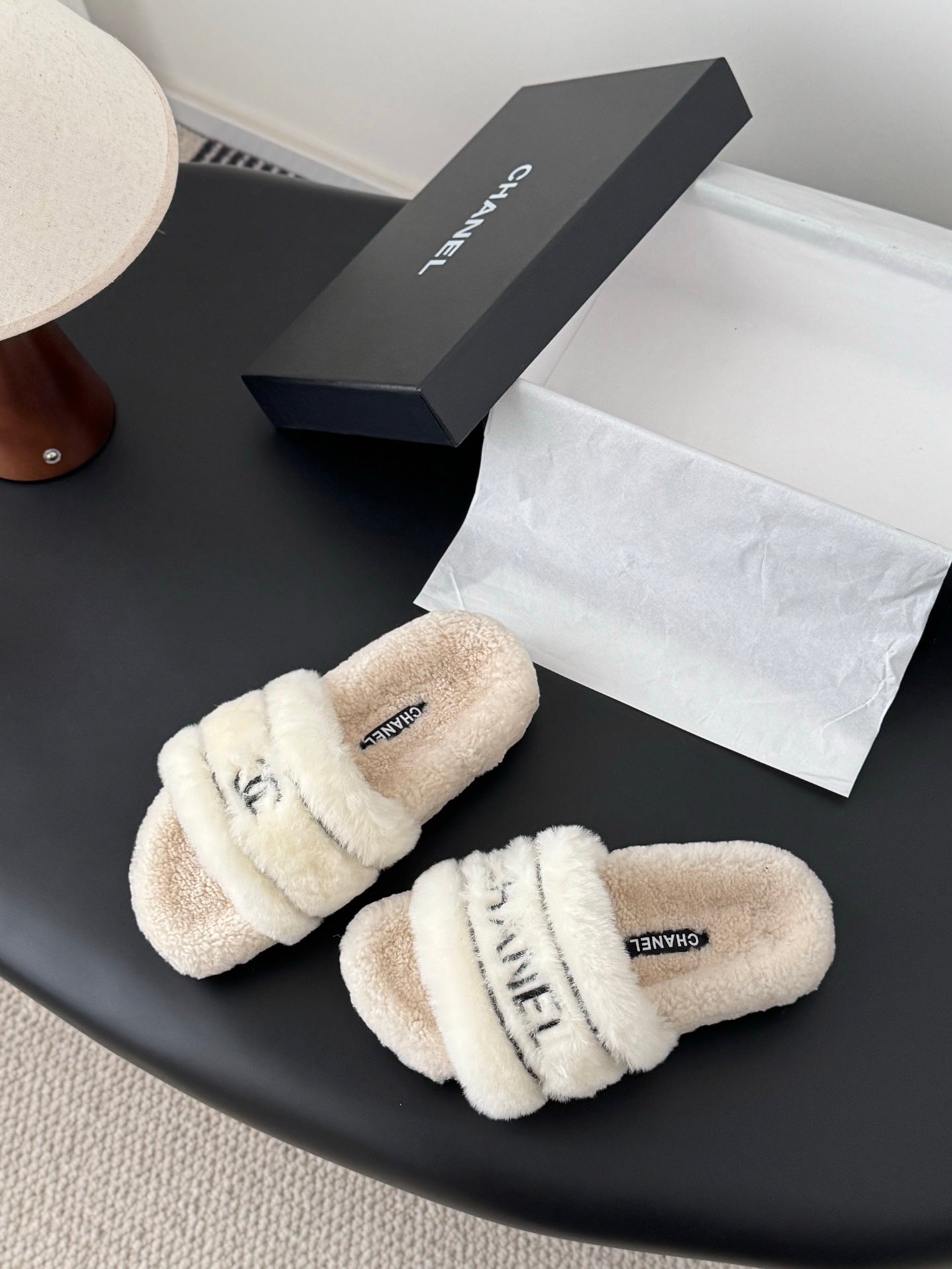 Chan 25fw fluffy slipper