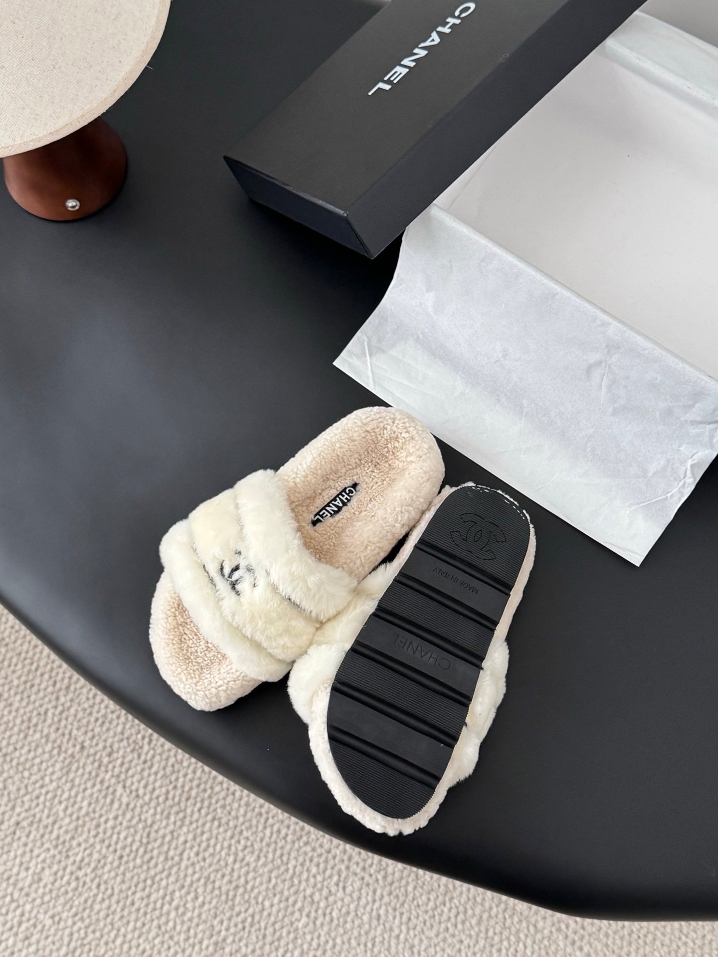 Chan 25fw fluffy slipper