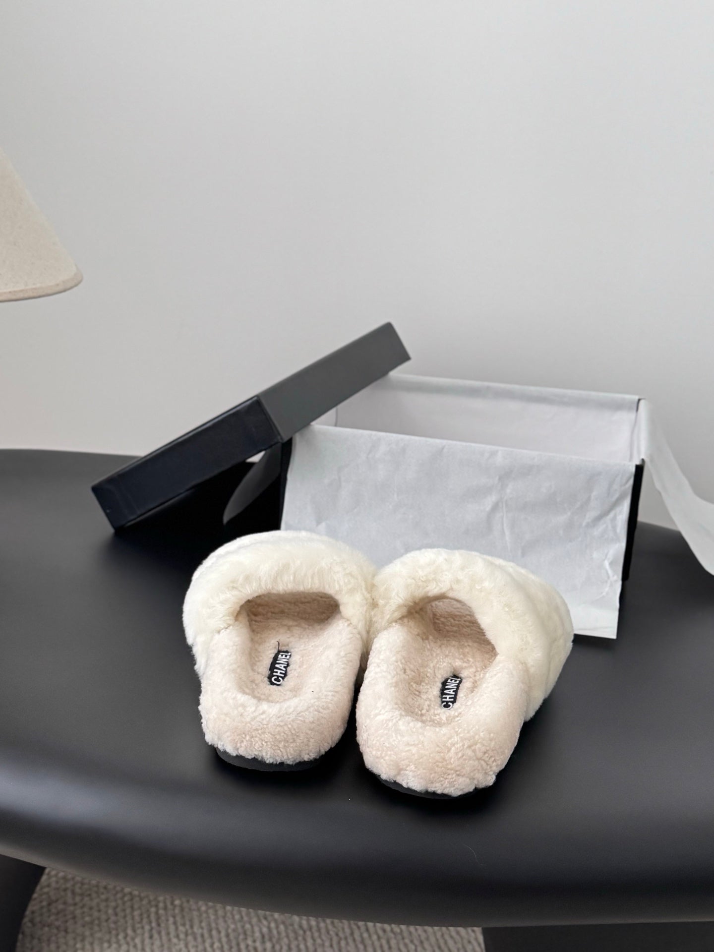 Chan 25fw fluffy slipper
