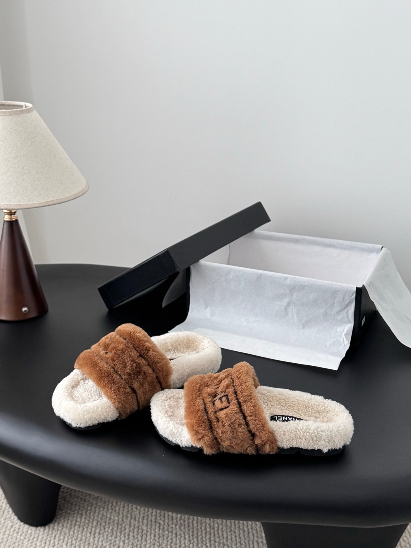 Chan 25fw fluffy slipper