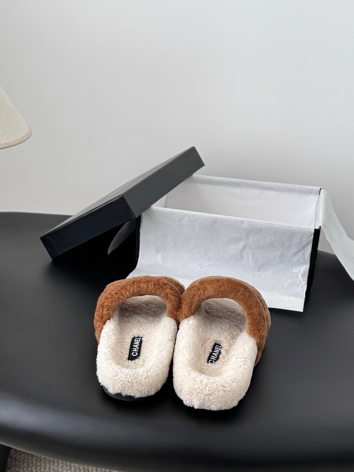 Chan 25fw fluffy slipper