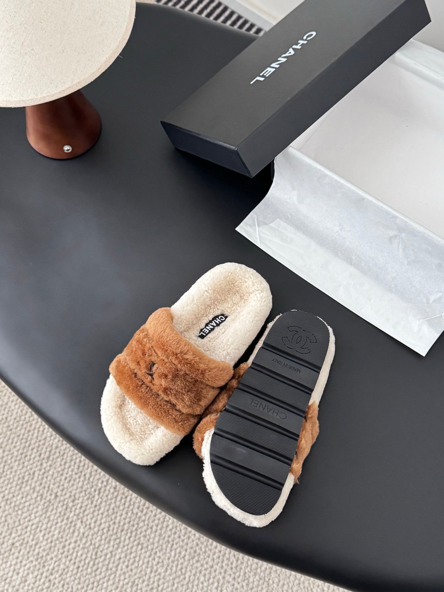 Chan 25fw fluffy slipper