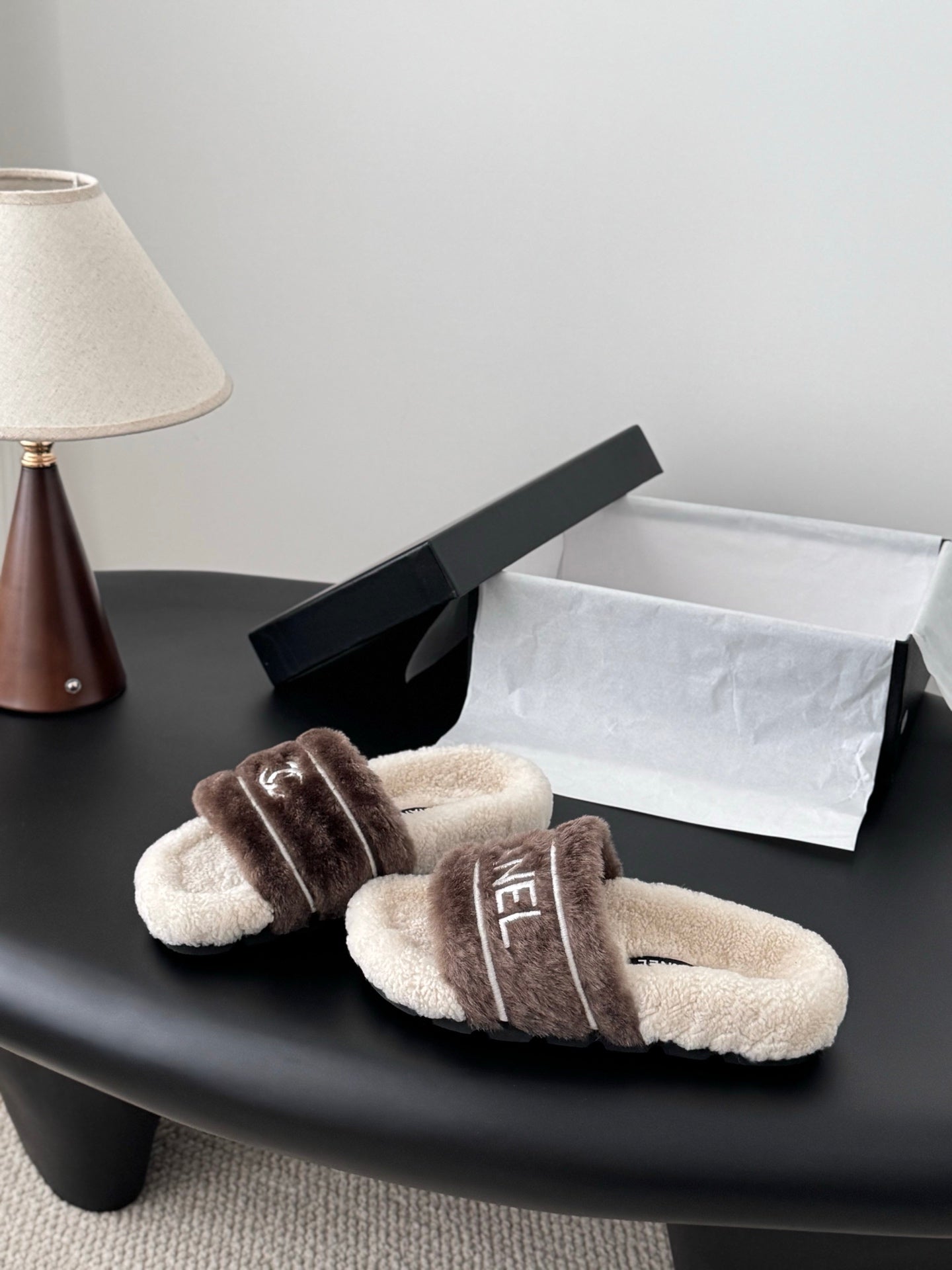 Chan 25fw fluffy slipper