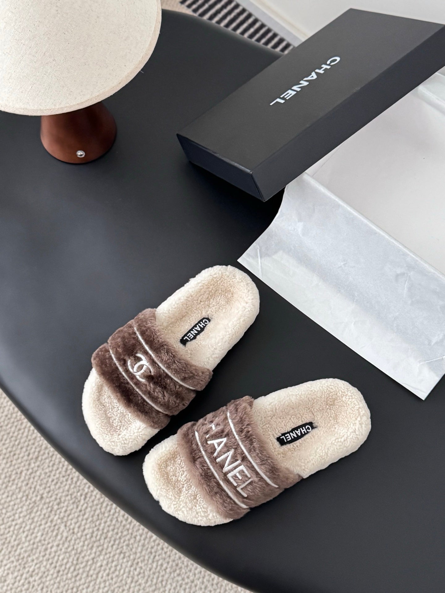 Chan 25fw fluffy slipper