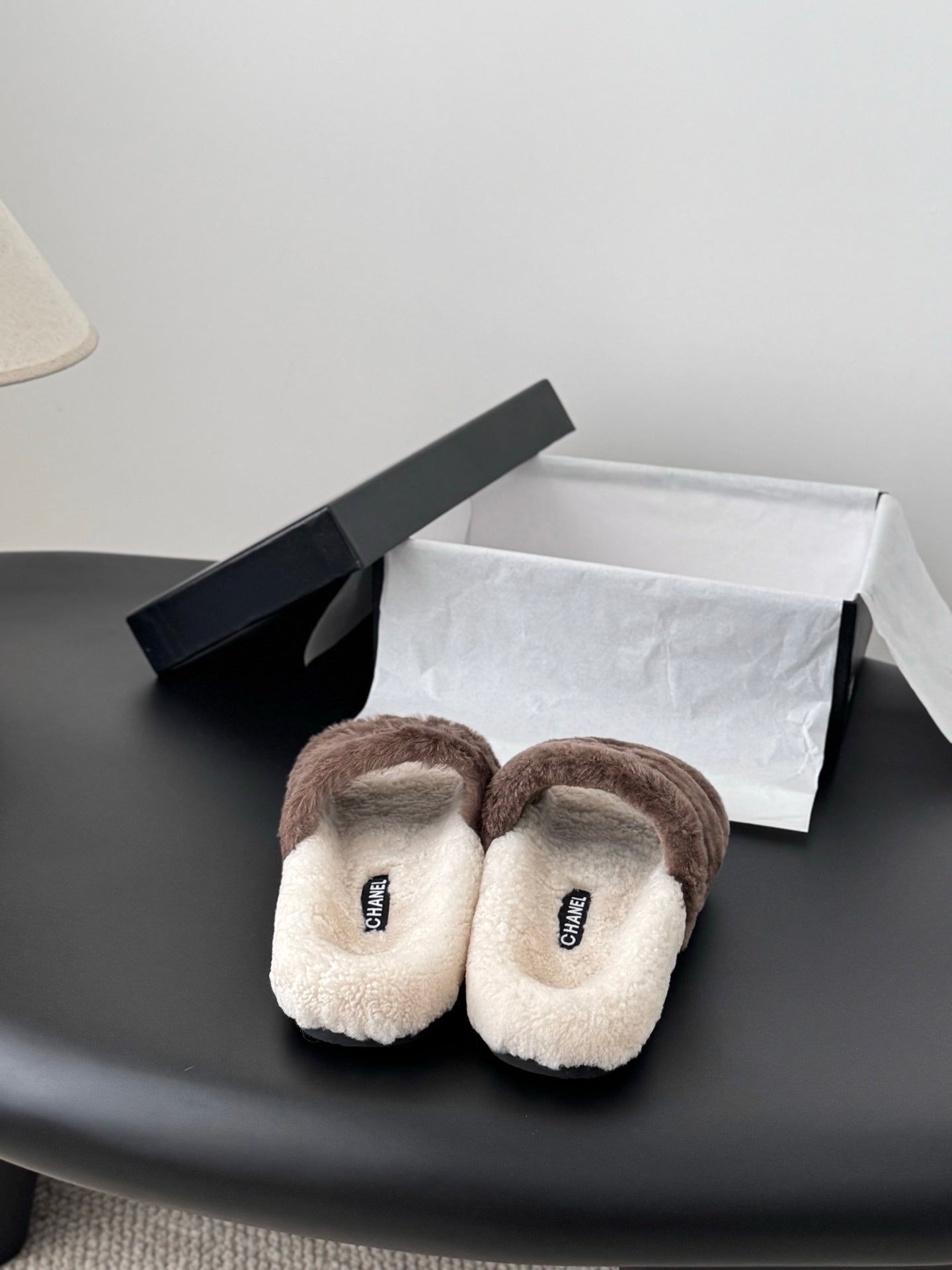 Chan 25fw fluffy slipper