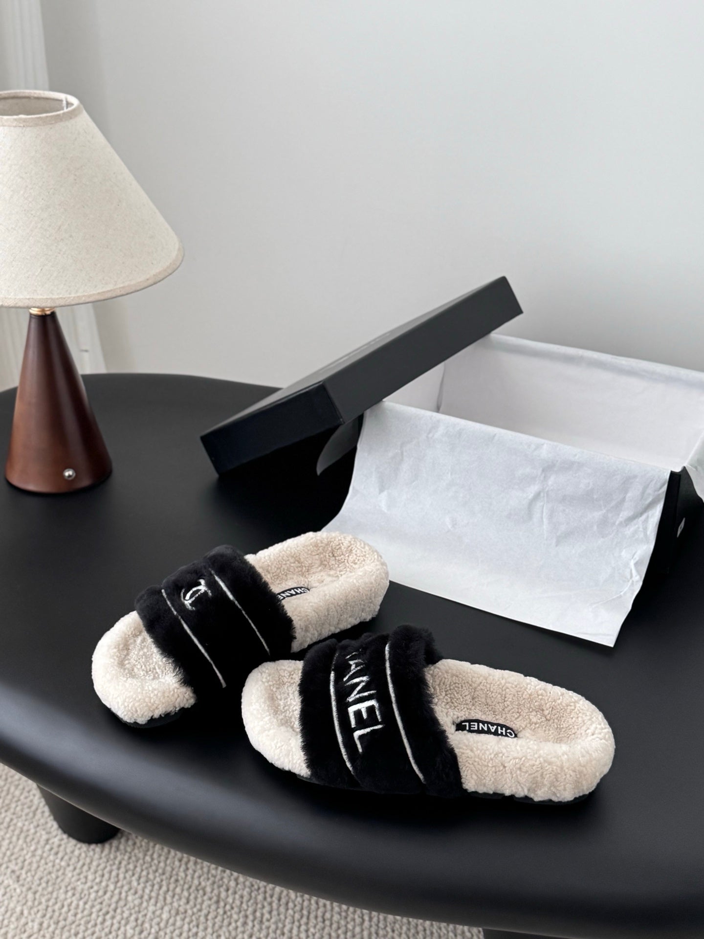 Chan 25fw fluffy slipper