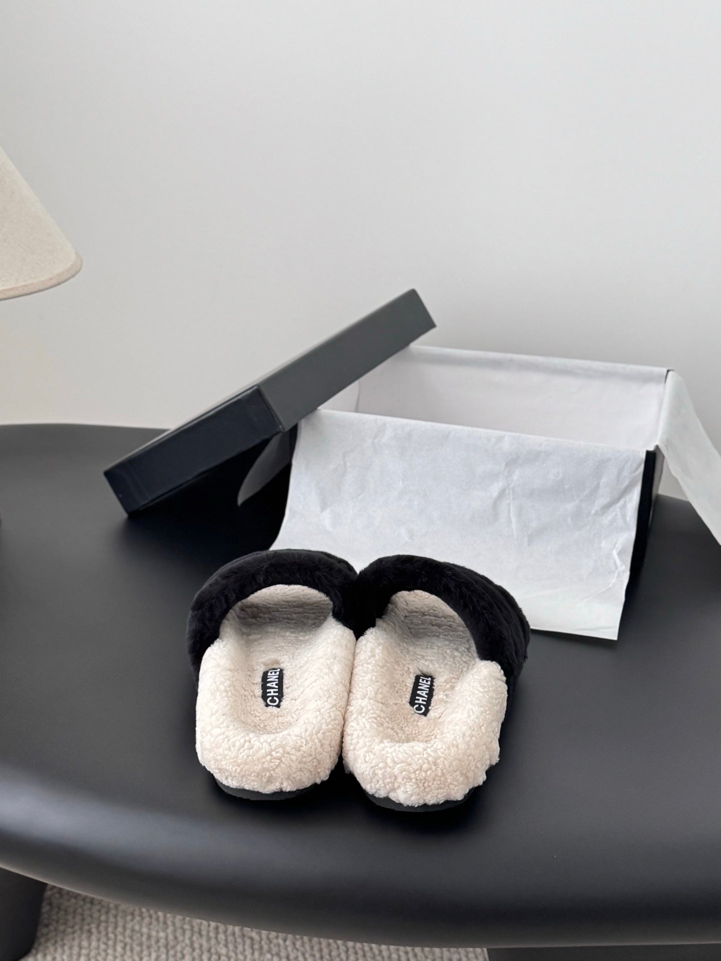 Chan 25fw fluffy slipper