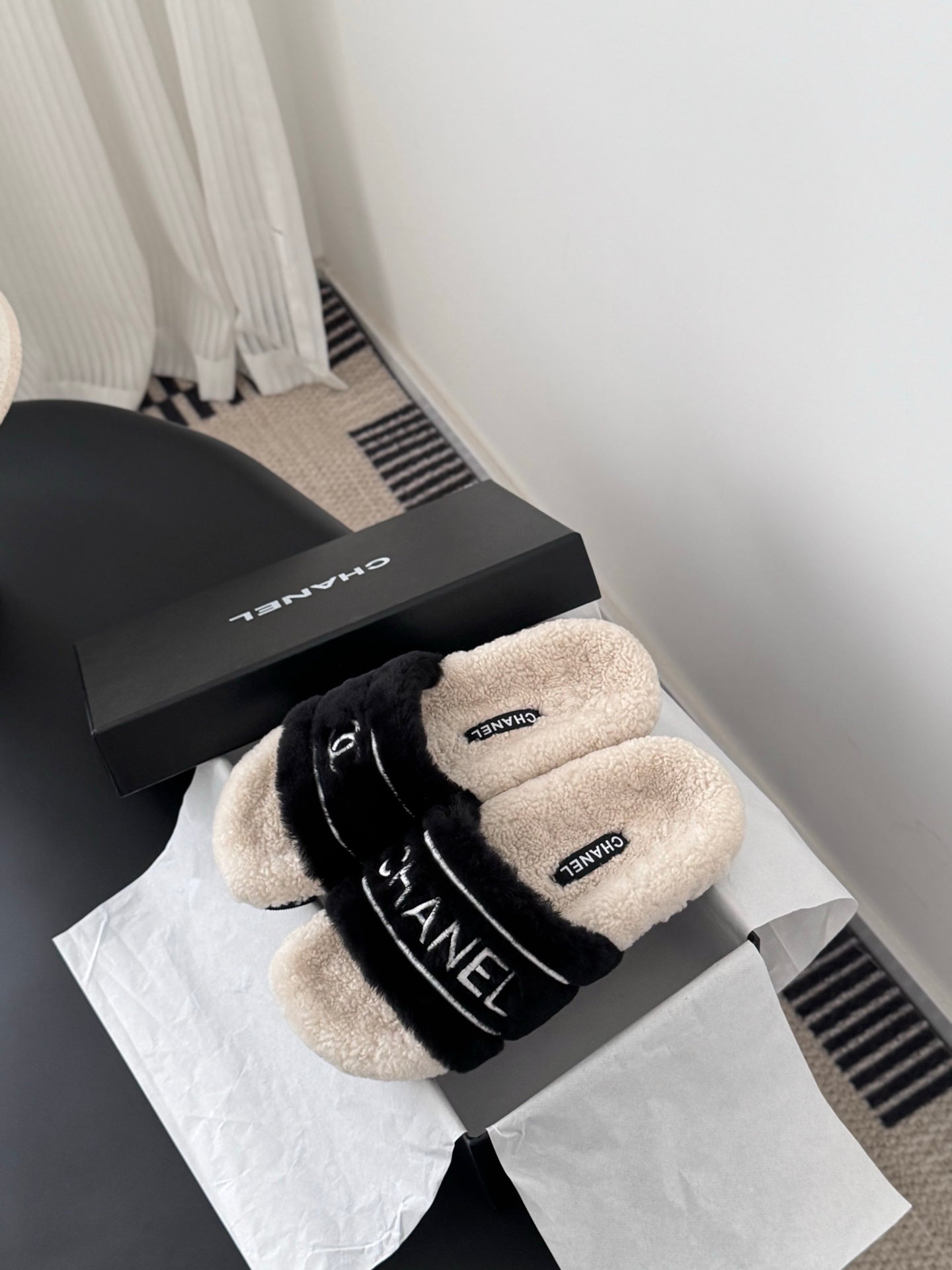 Chan 25fw fluffy slipper