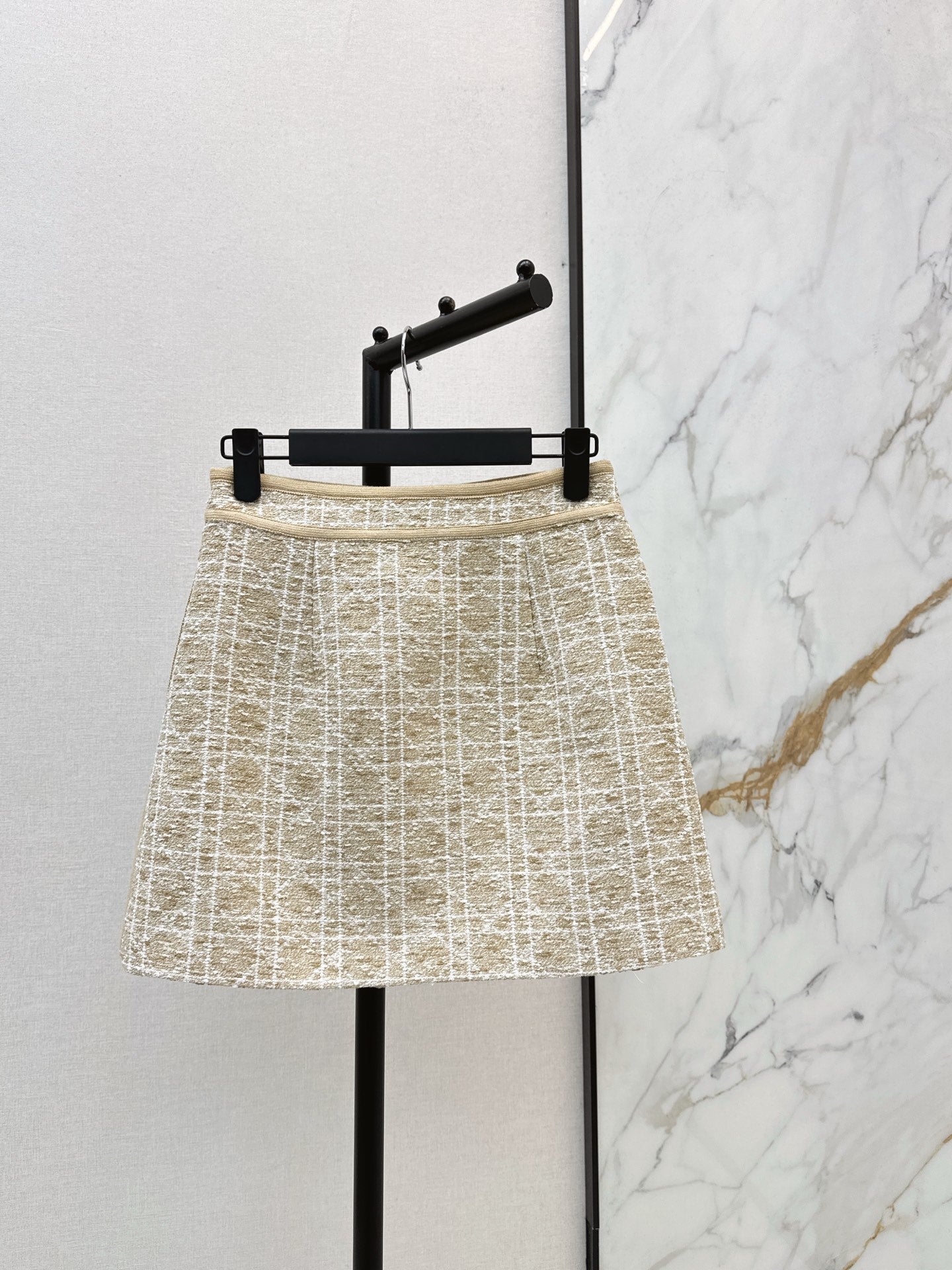 CD NEW woven skirt