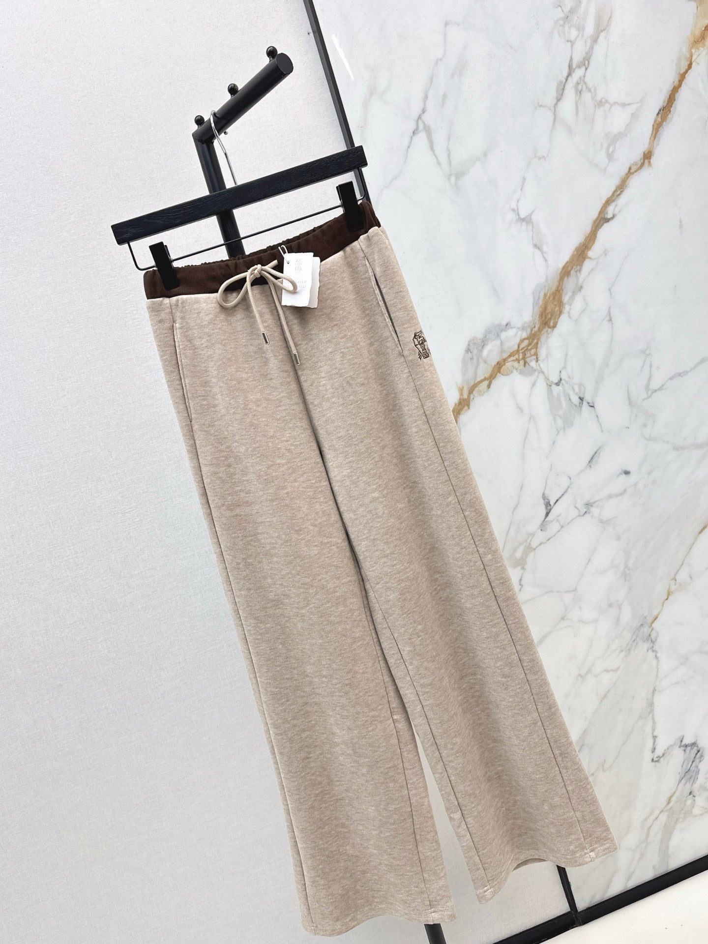 Brun NEW Straight pants