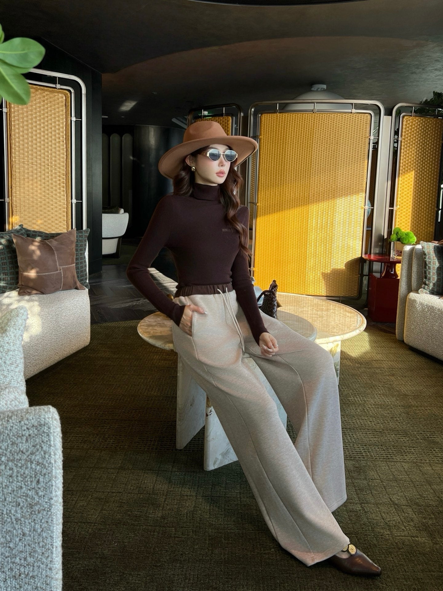 Brun NEW Straight pants