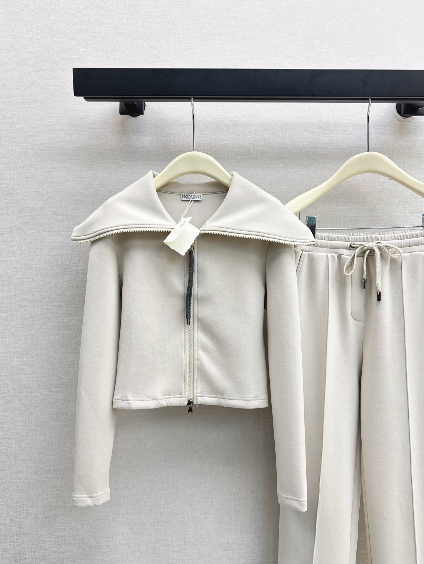 Brun NEW casual suit