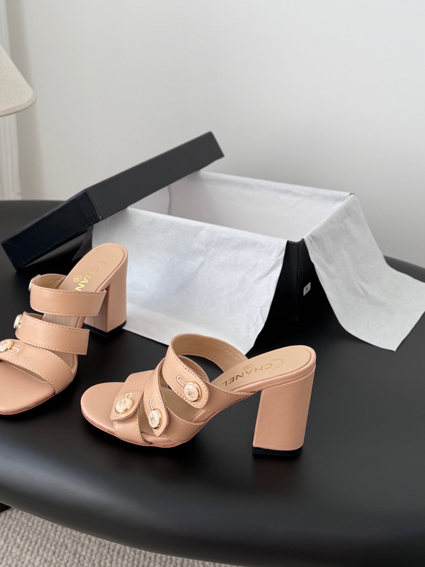 Chan 25fw high heel sandals