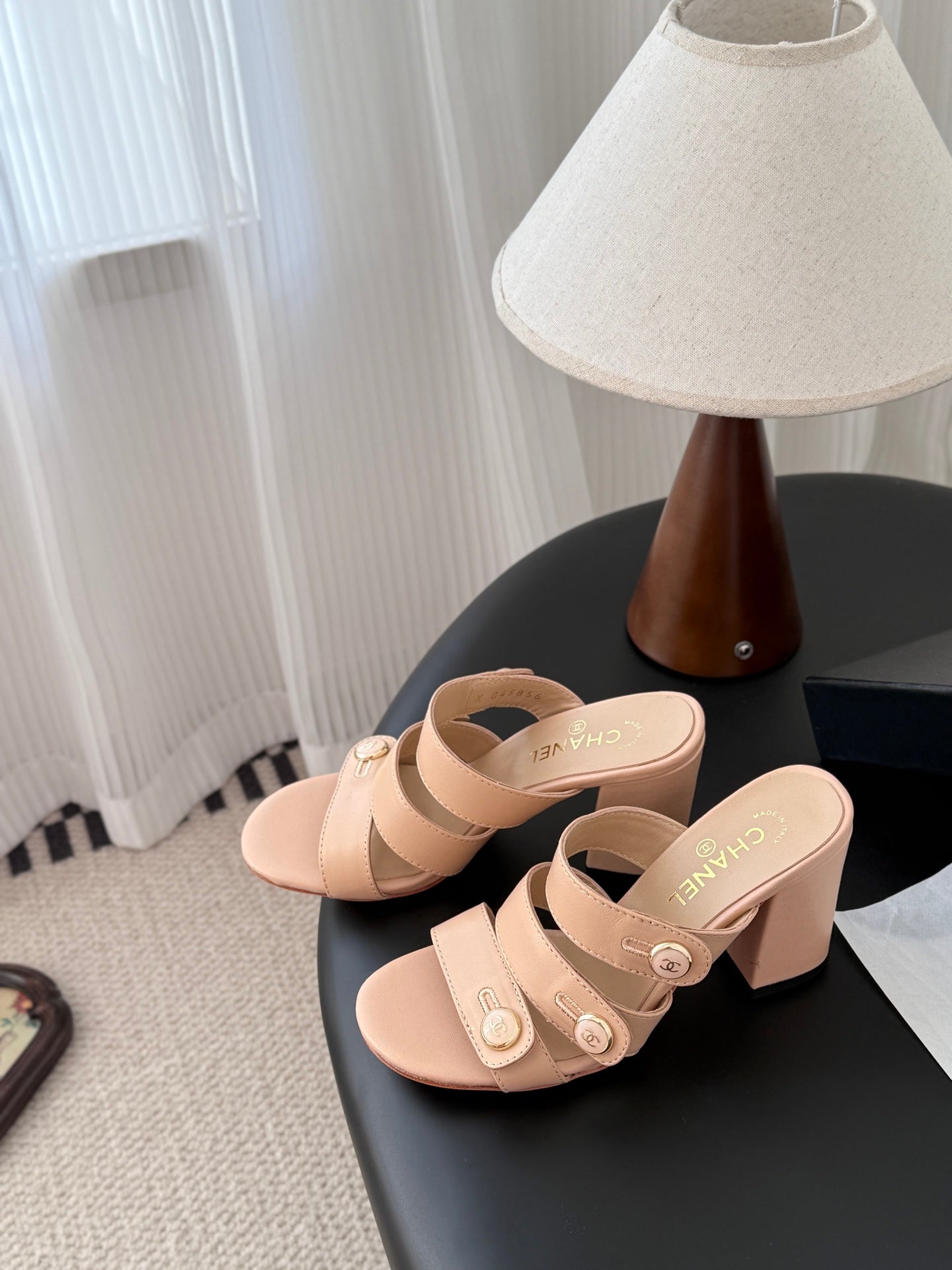 Chan 25fw high heel sandals