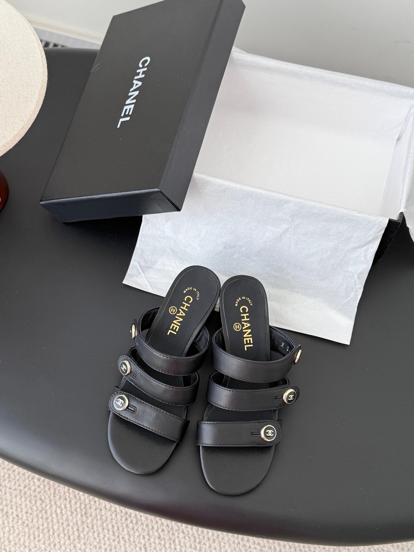 Chan 26ss sandals