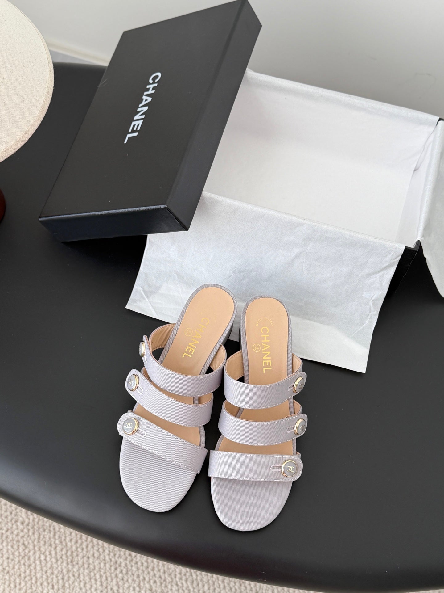Chan 26ss sandals
