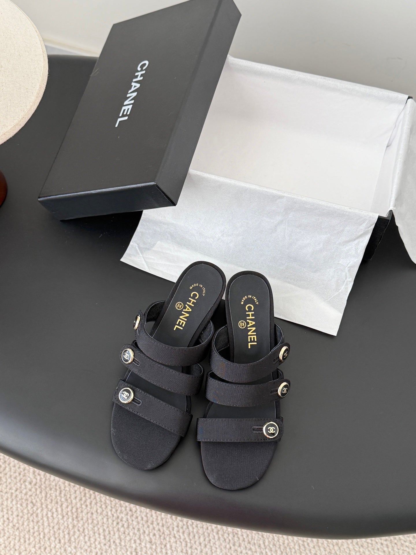 Chan 26ss sandals