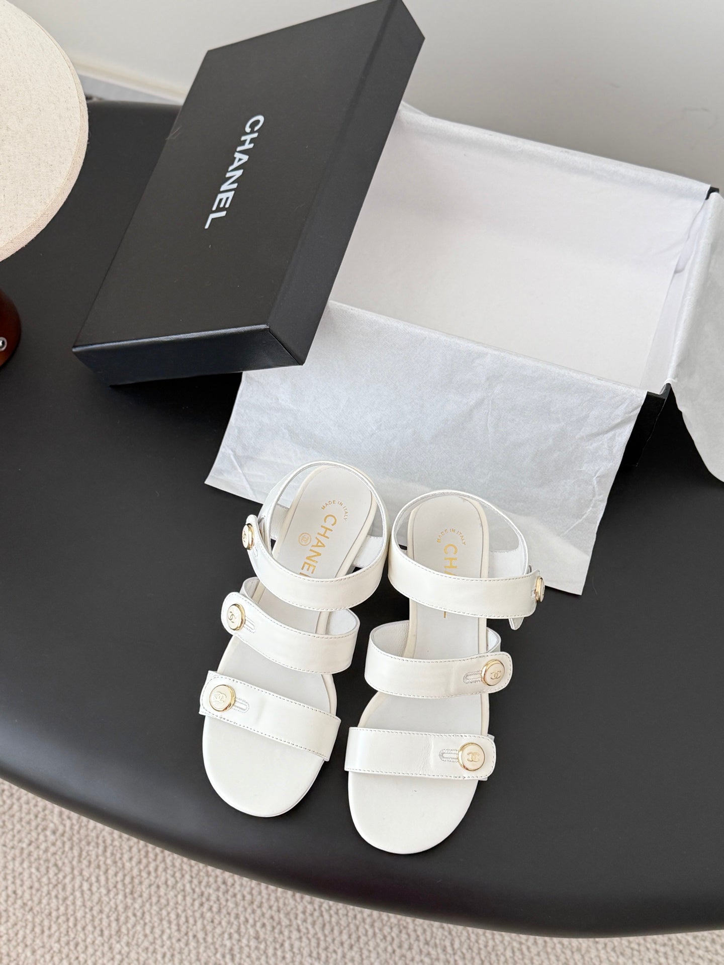 Chan 26ss sandals