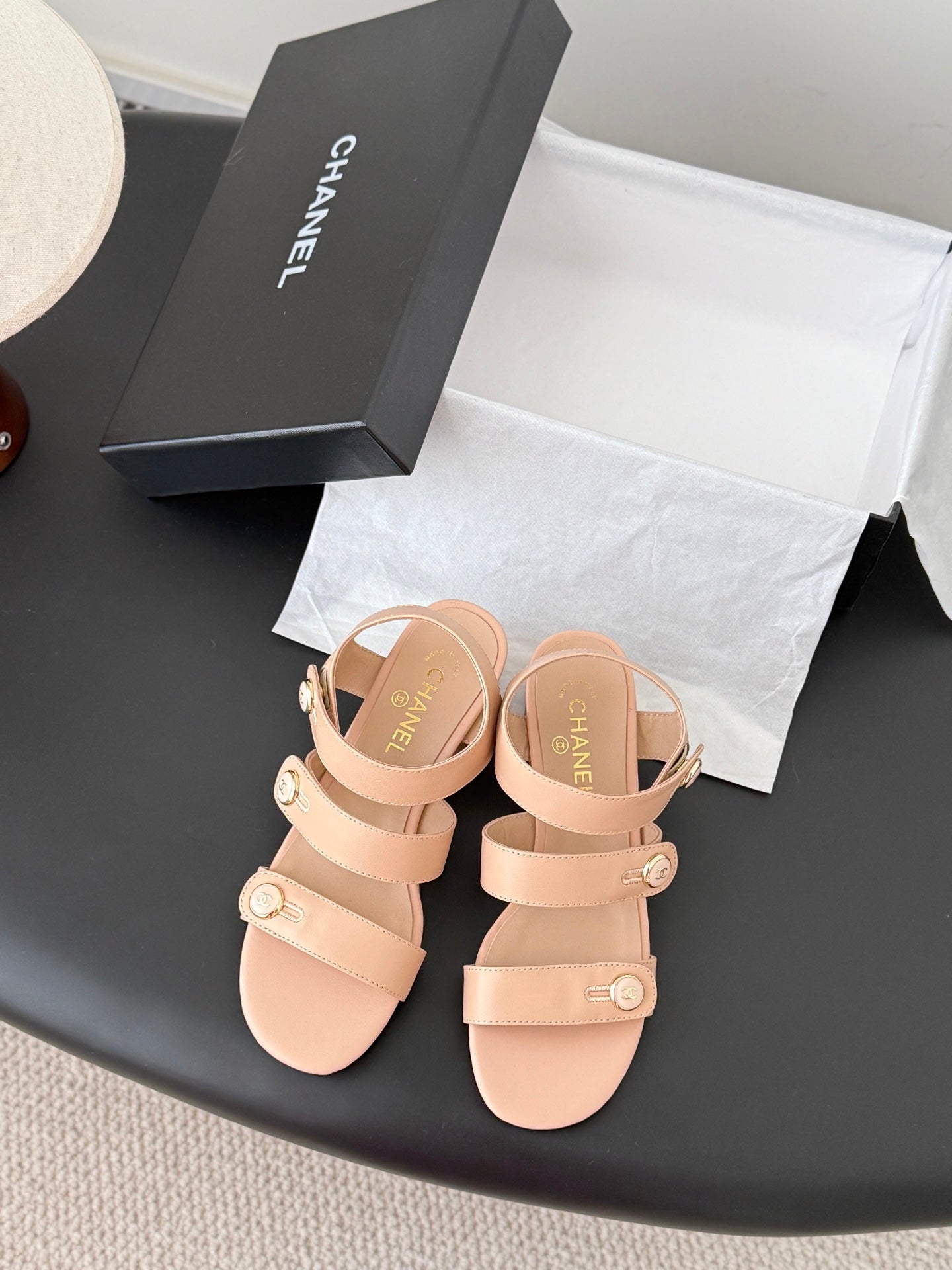 Chan 26ss sandals