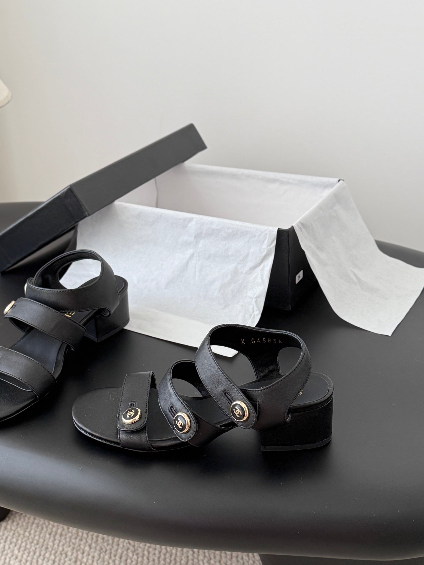 Chan 26ss sandals