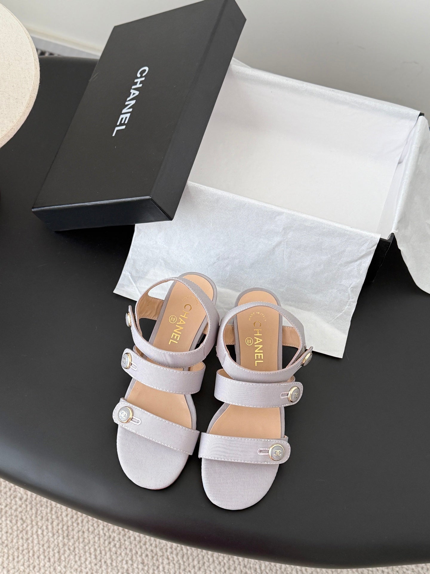 Chan 26ss sandals