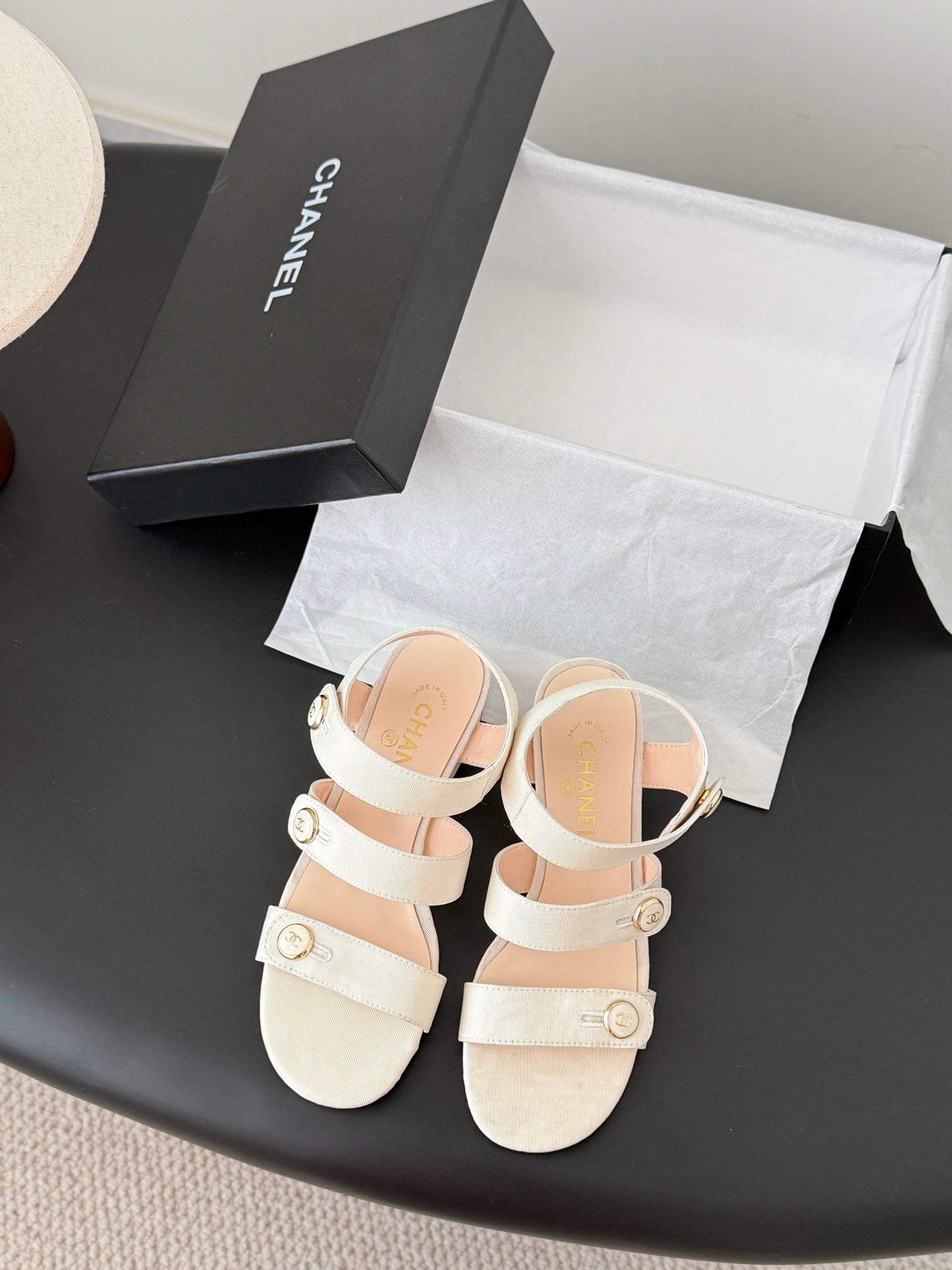 Chan 26ss sandals