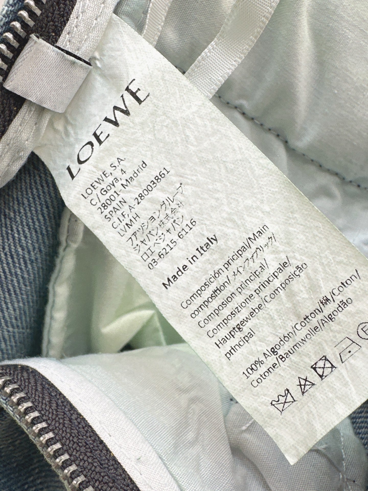 Loe NEW Irregularly pleated jeans