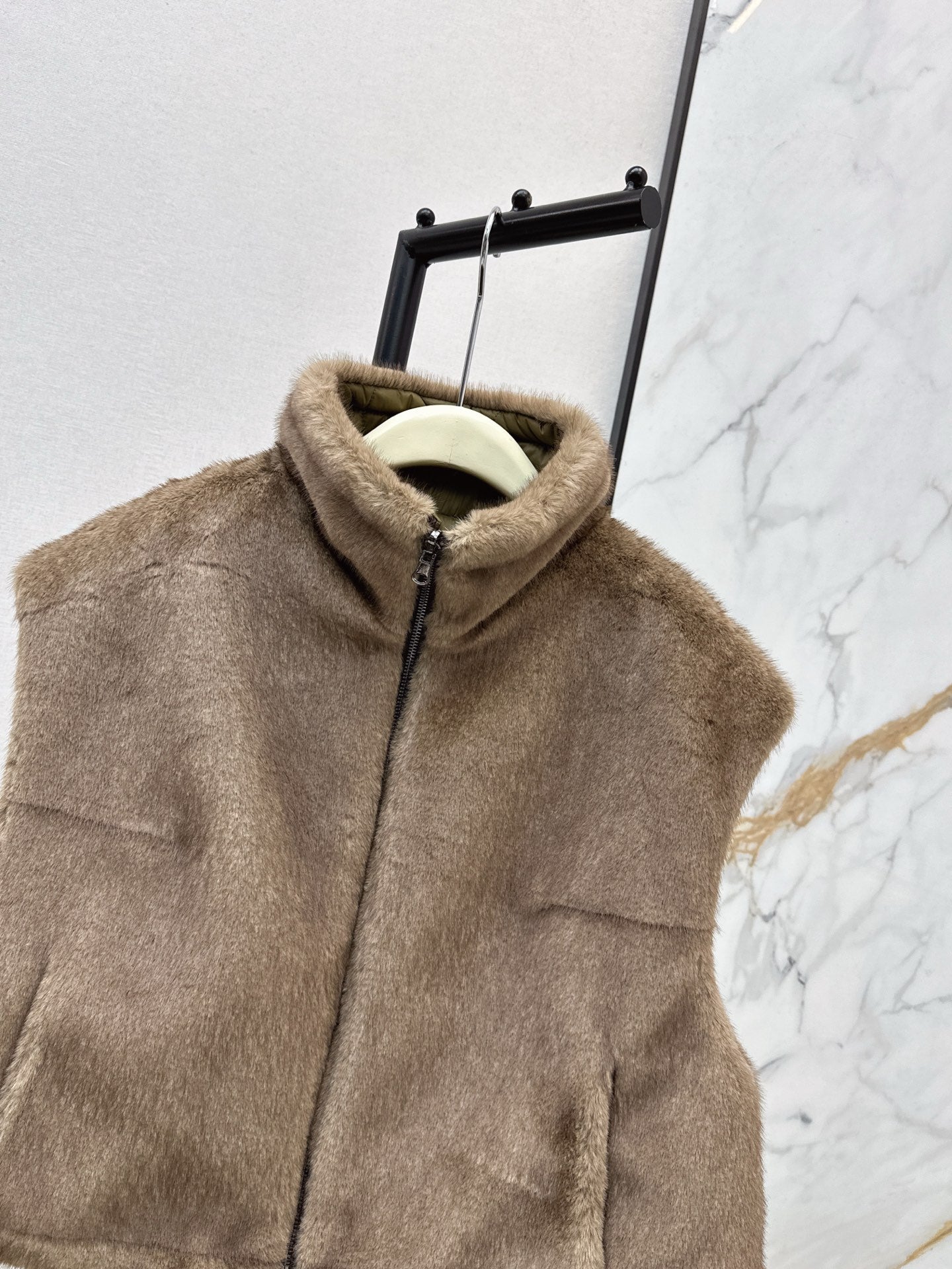 Brun NEW Reversible faux fur vest