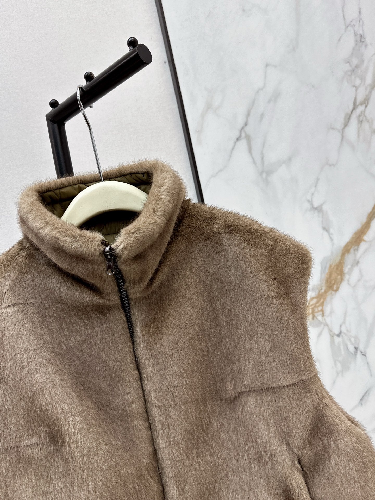 Brun NEW Reversible faux fur vest