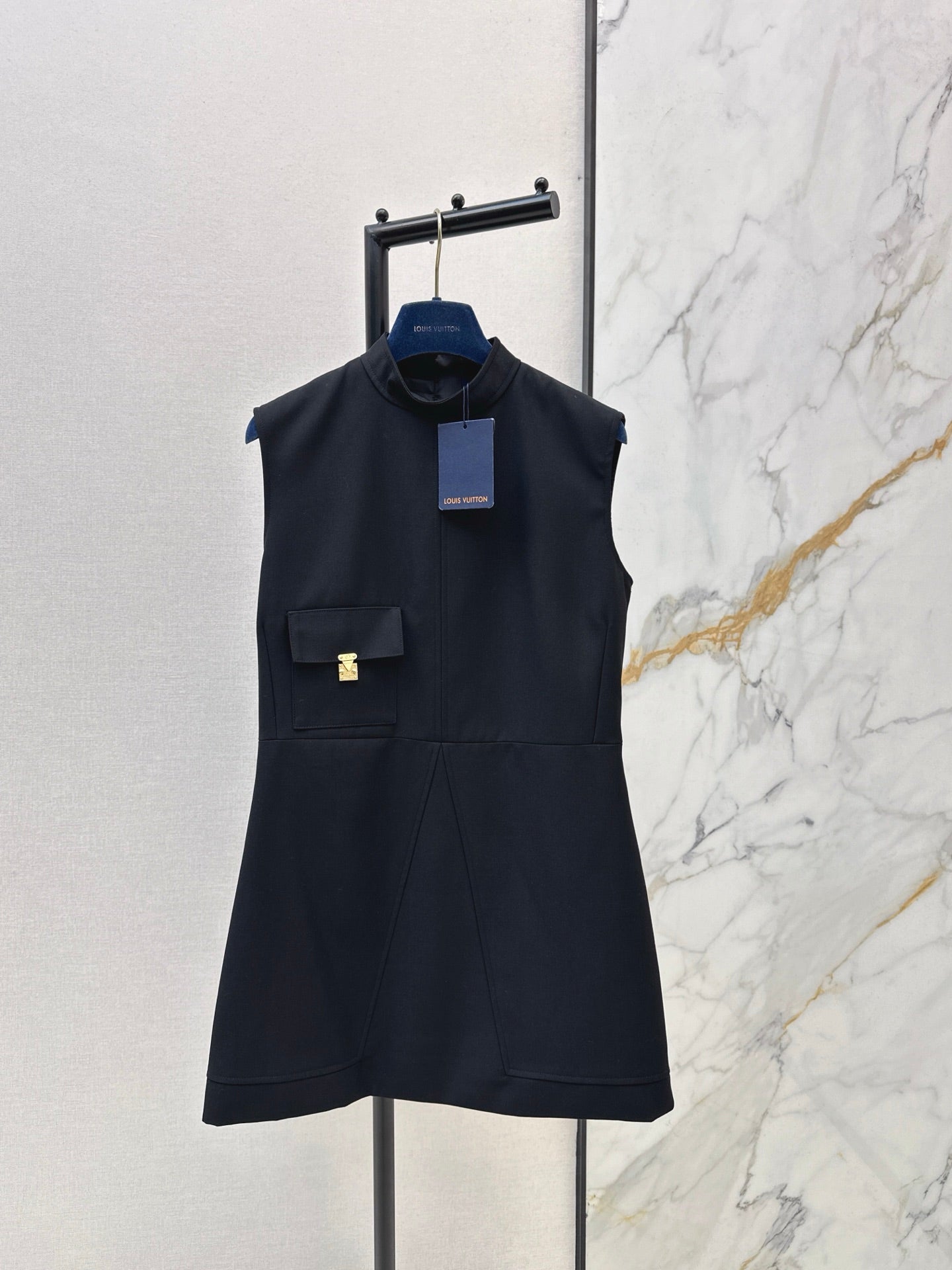 Louis NEW sleeveless dress