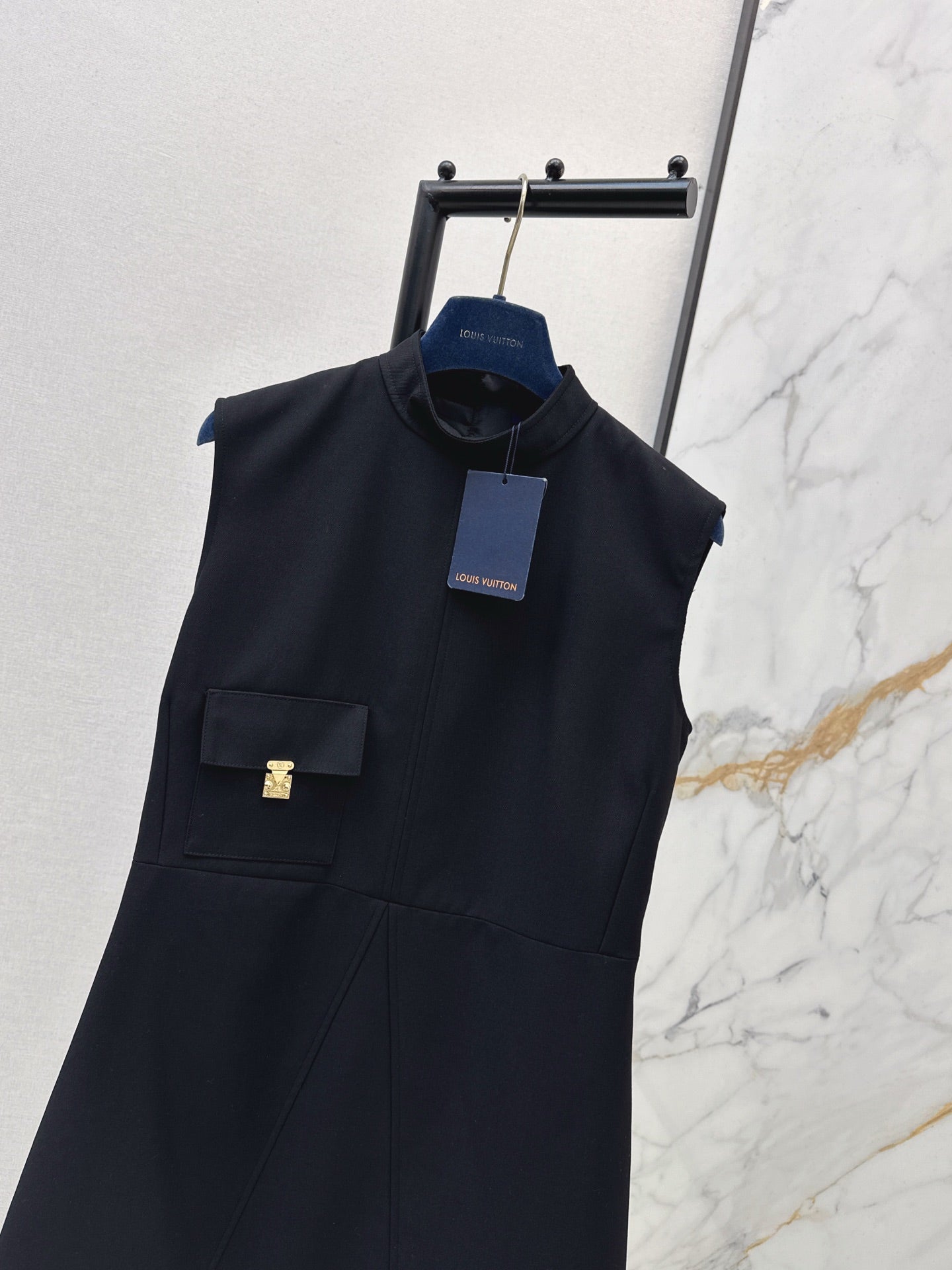 Louis NEW sleeveless dress