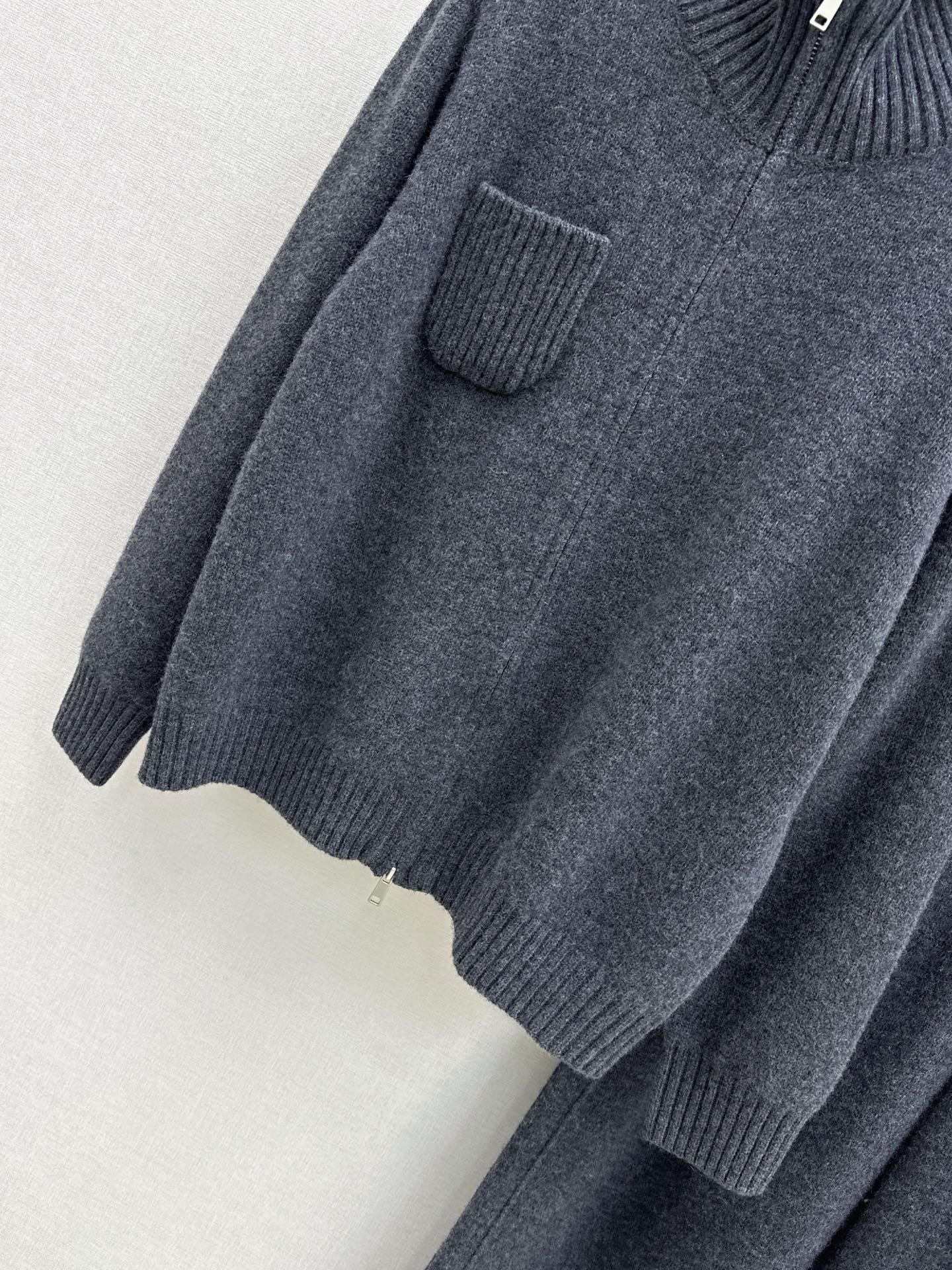 Brun NEW knitted suit