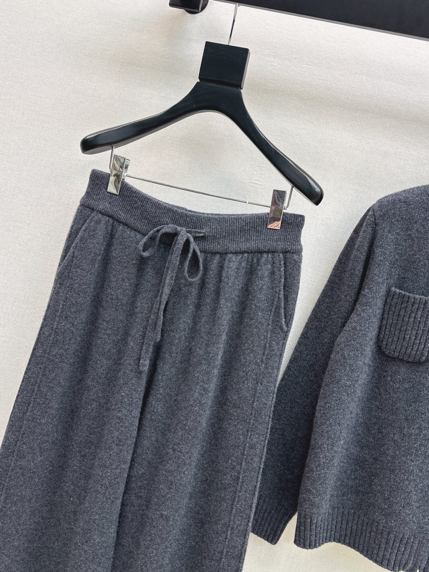 Brun NEW knitted suit