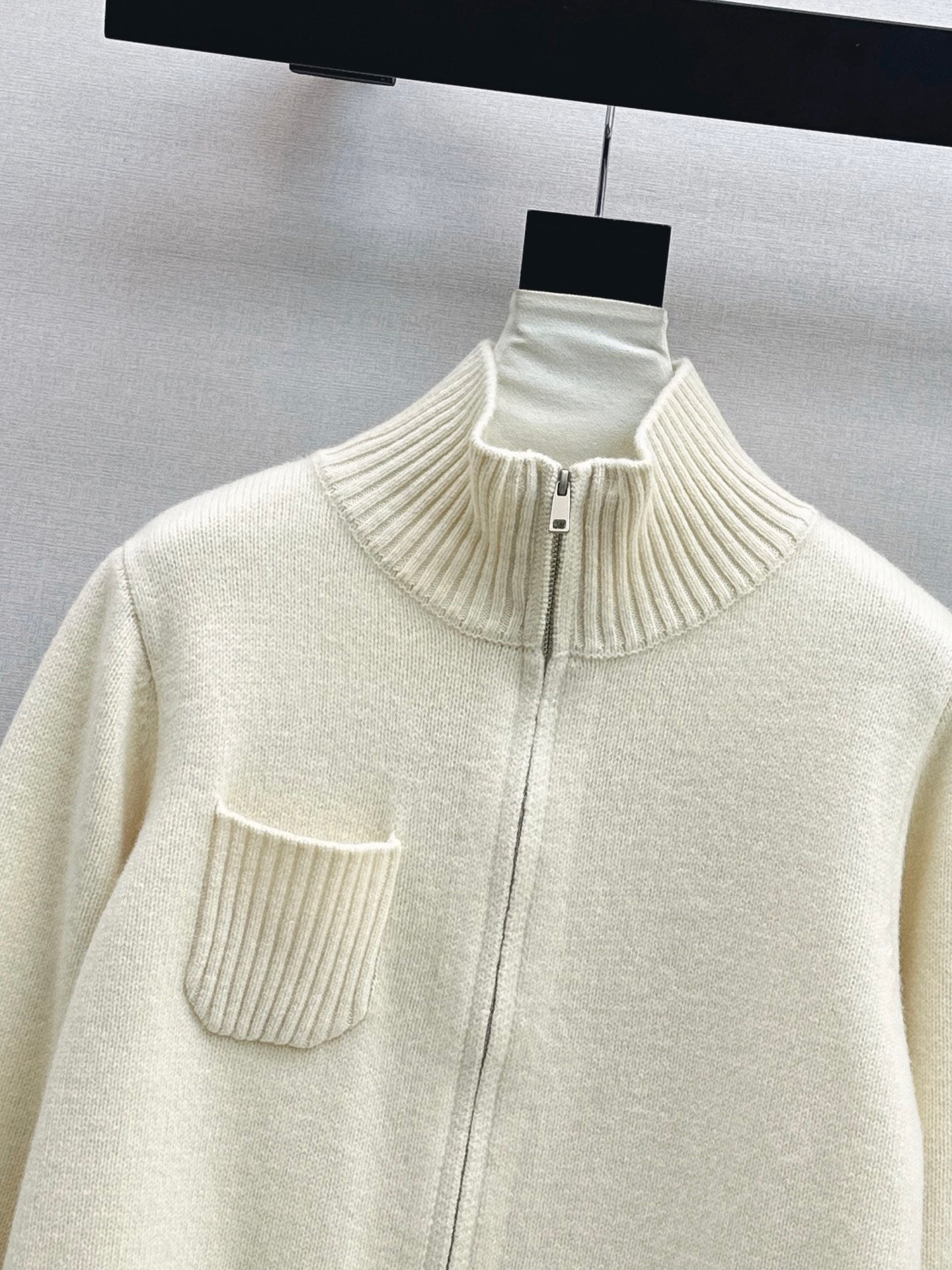 Brun NEW knitted suit