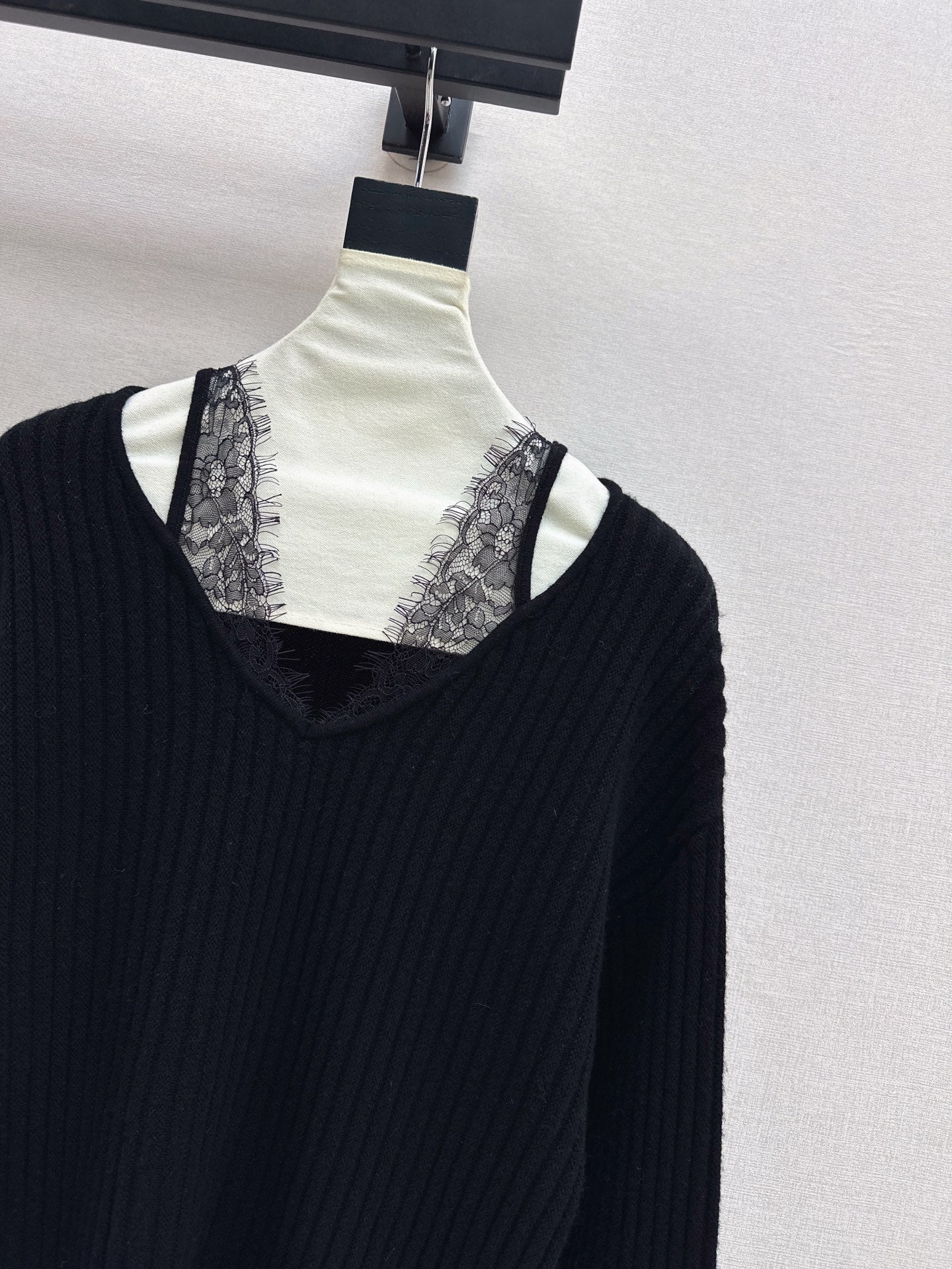 Es NEW lace patchwork sweater