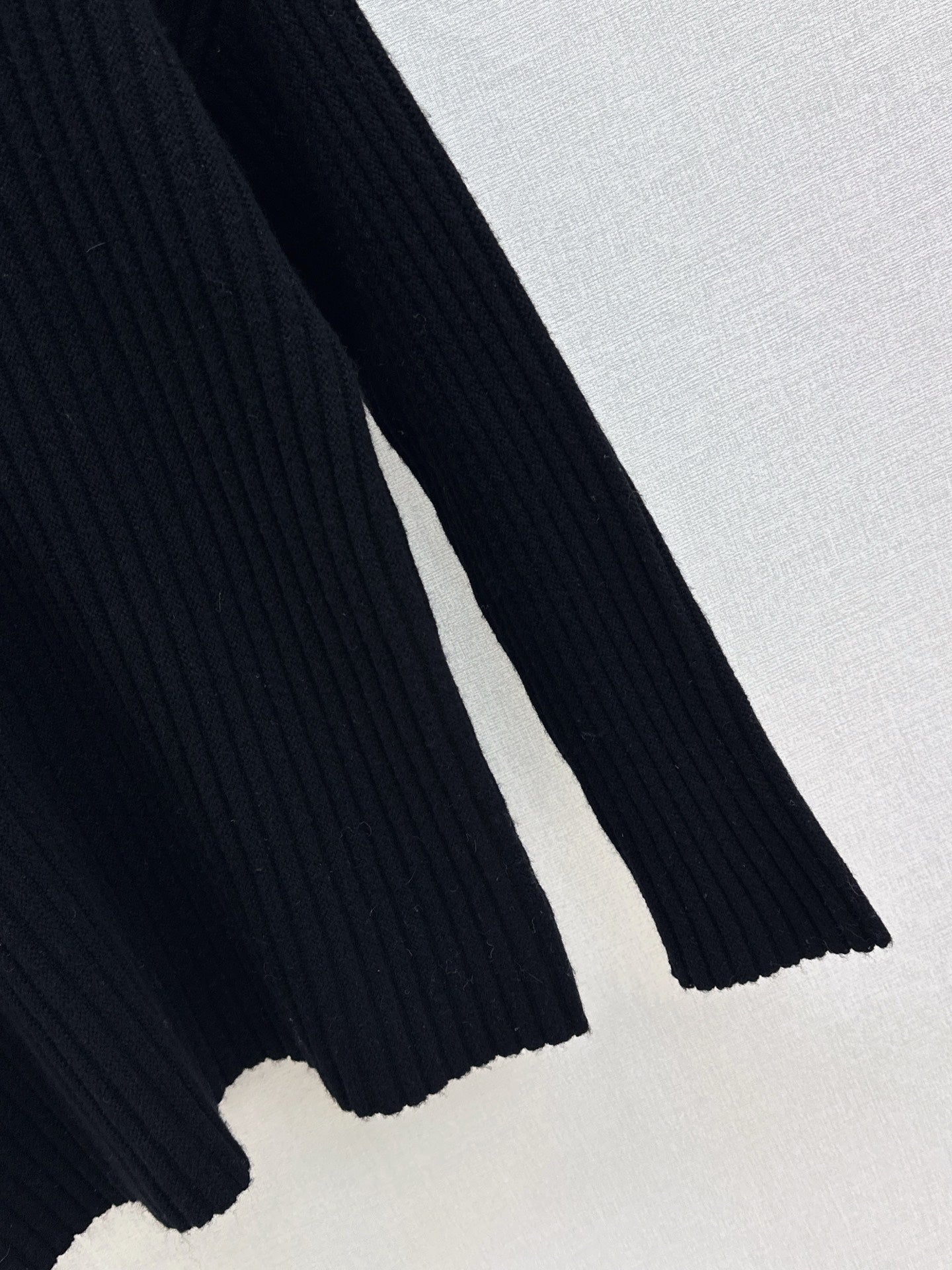 Es NEW lace patchwork sweater