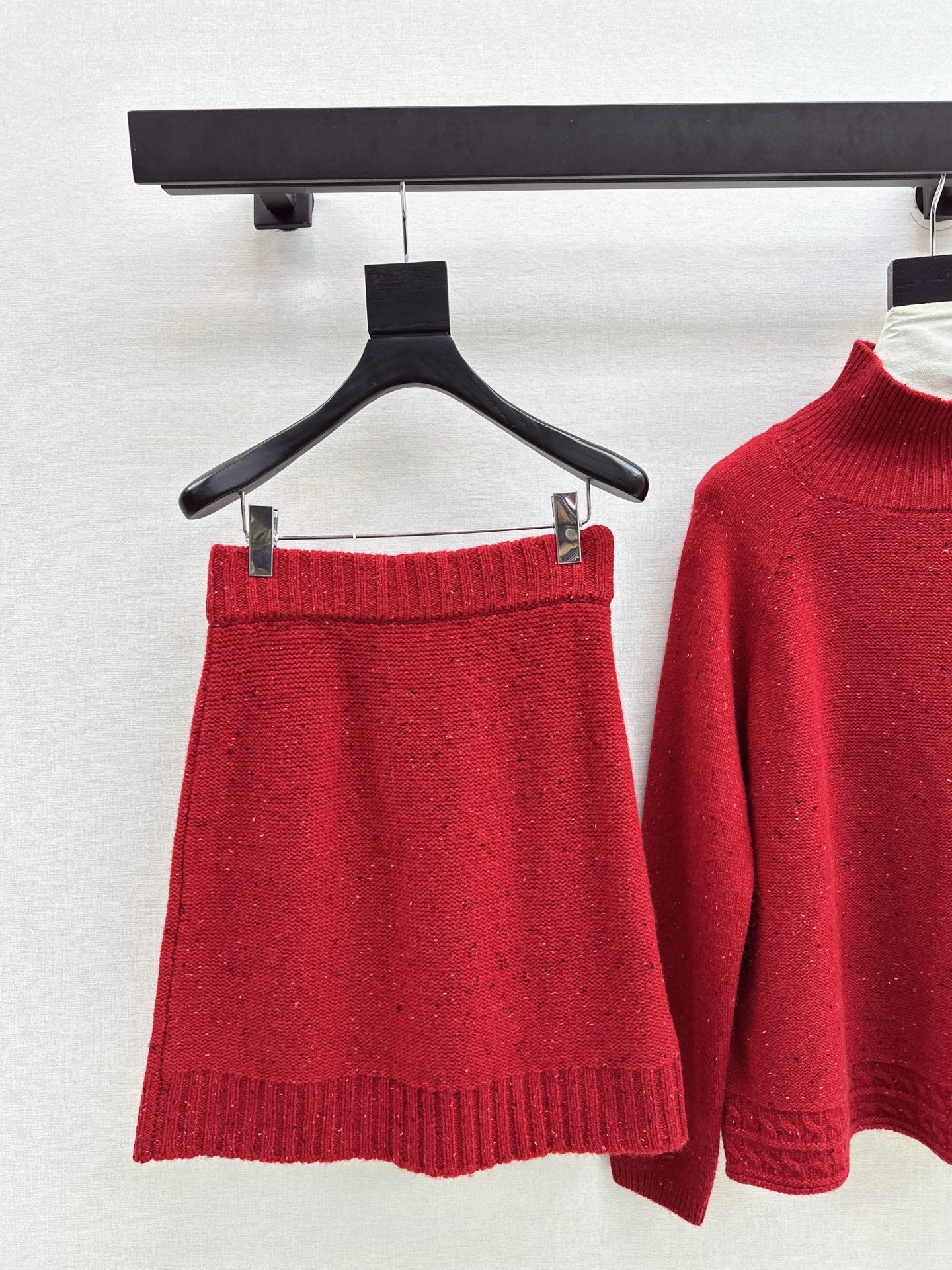 Brun NEW knitted suit