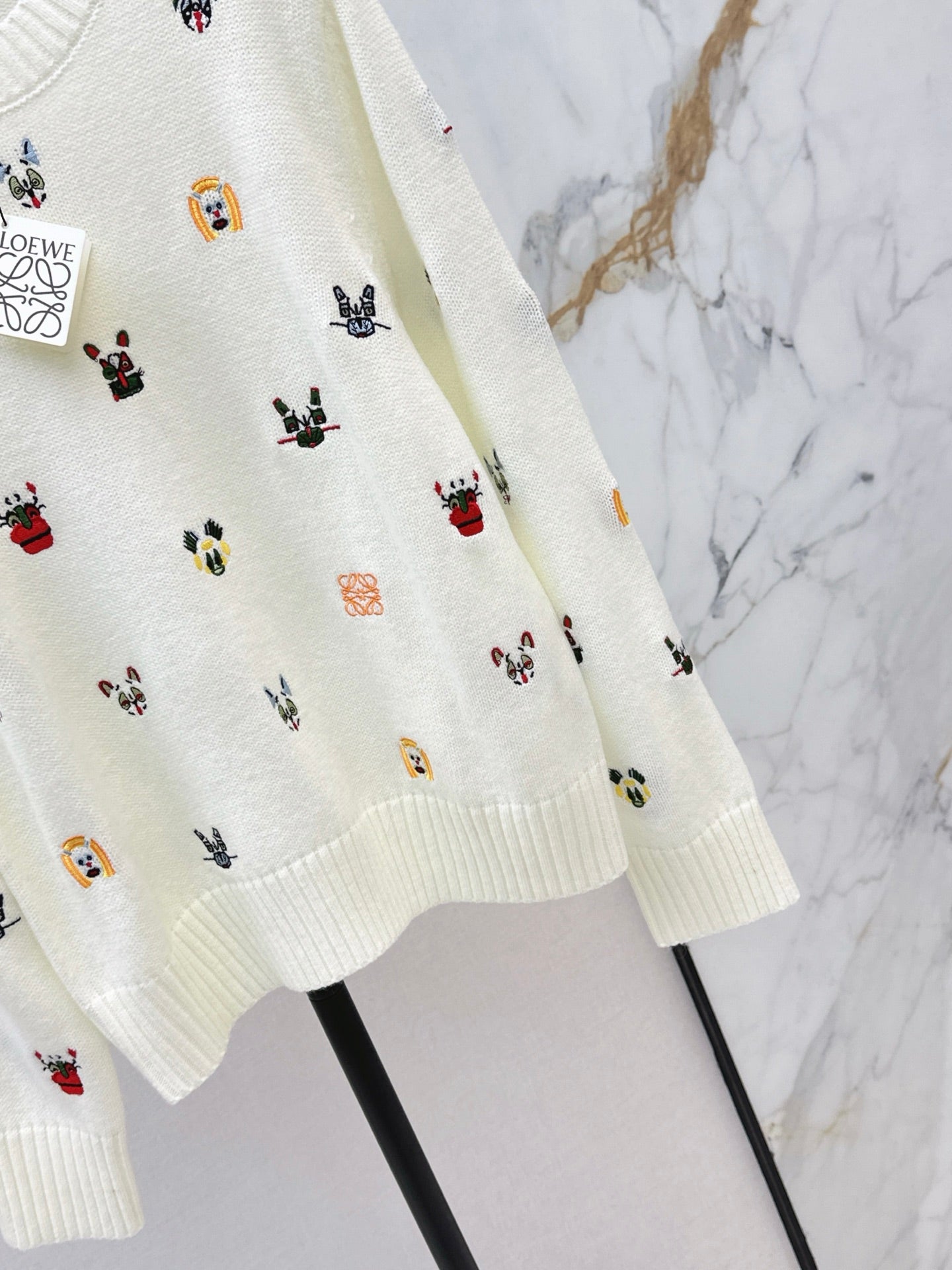Loe NEW embroidered sweater