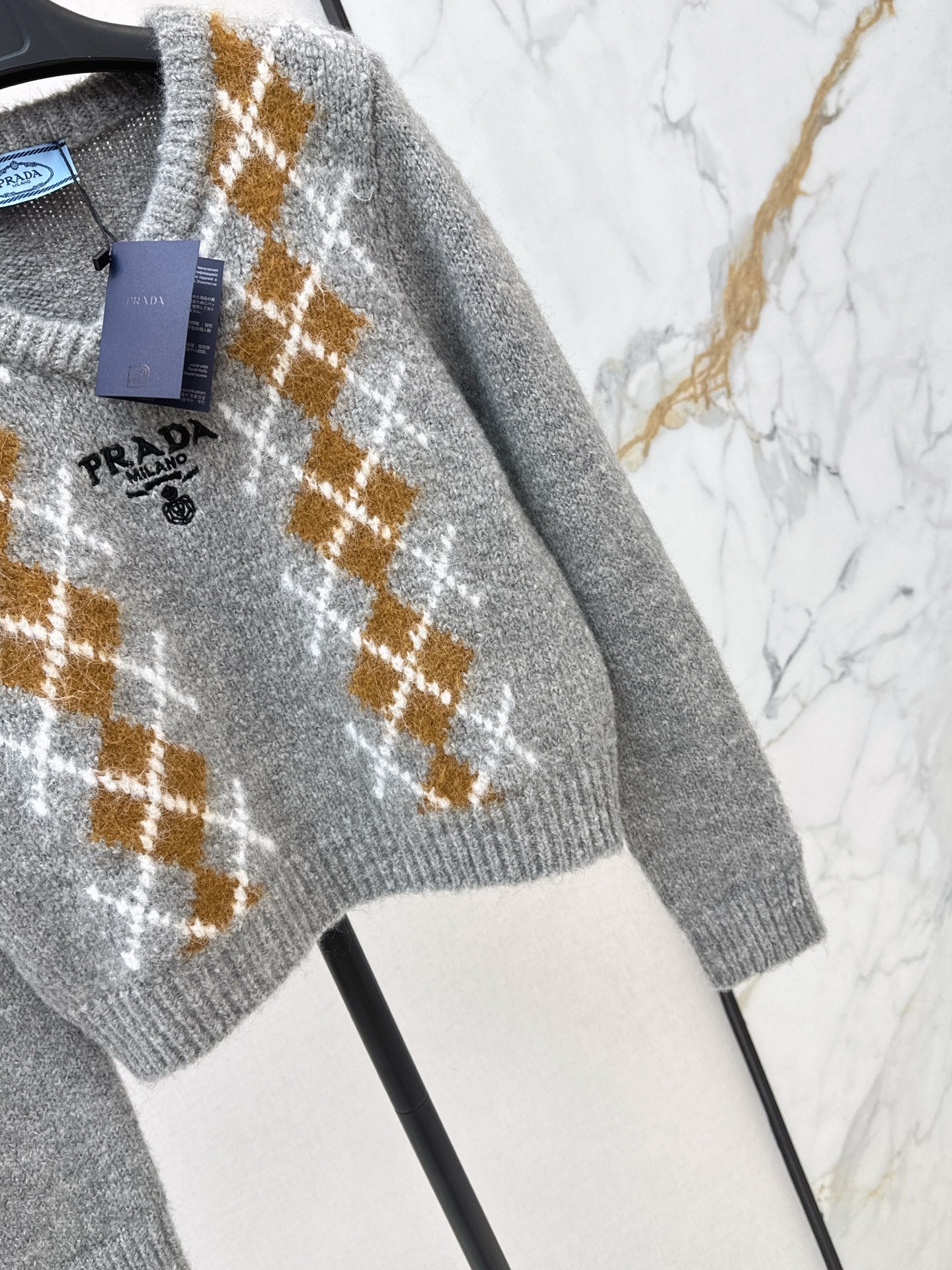 Pra NEW knitted sweater