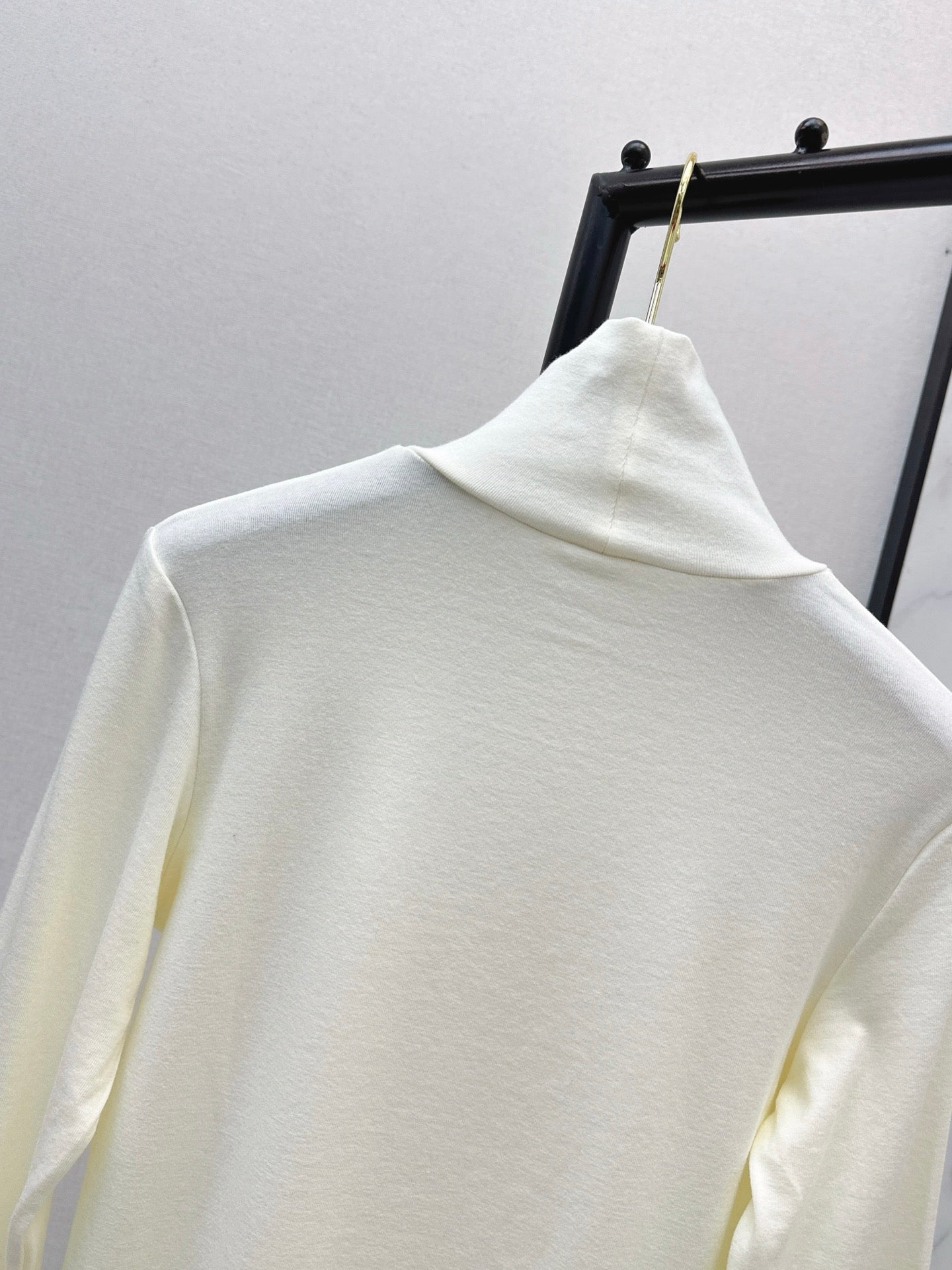 Chan NEW turtleneck base layer